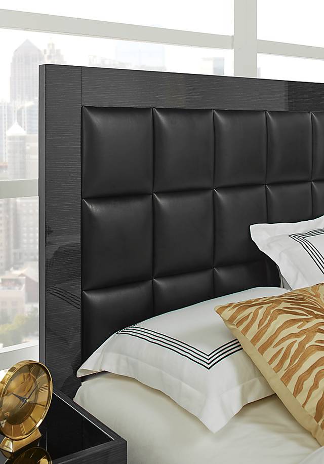 Dominique Black 5 Pc King Panel Bedroom - Thumbnail - Image 3