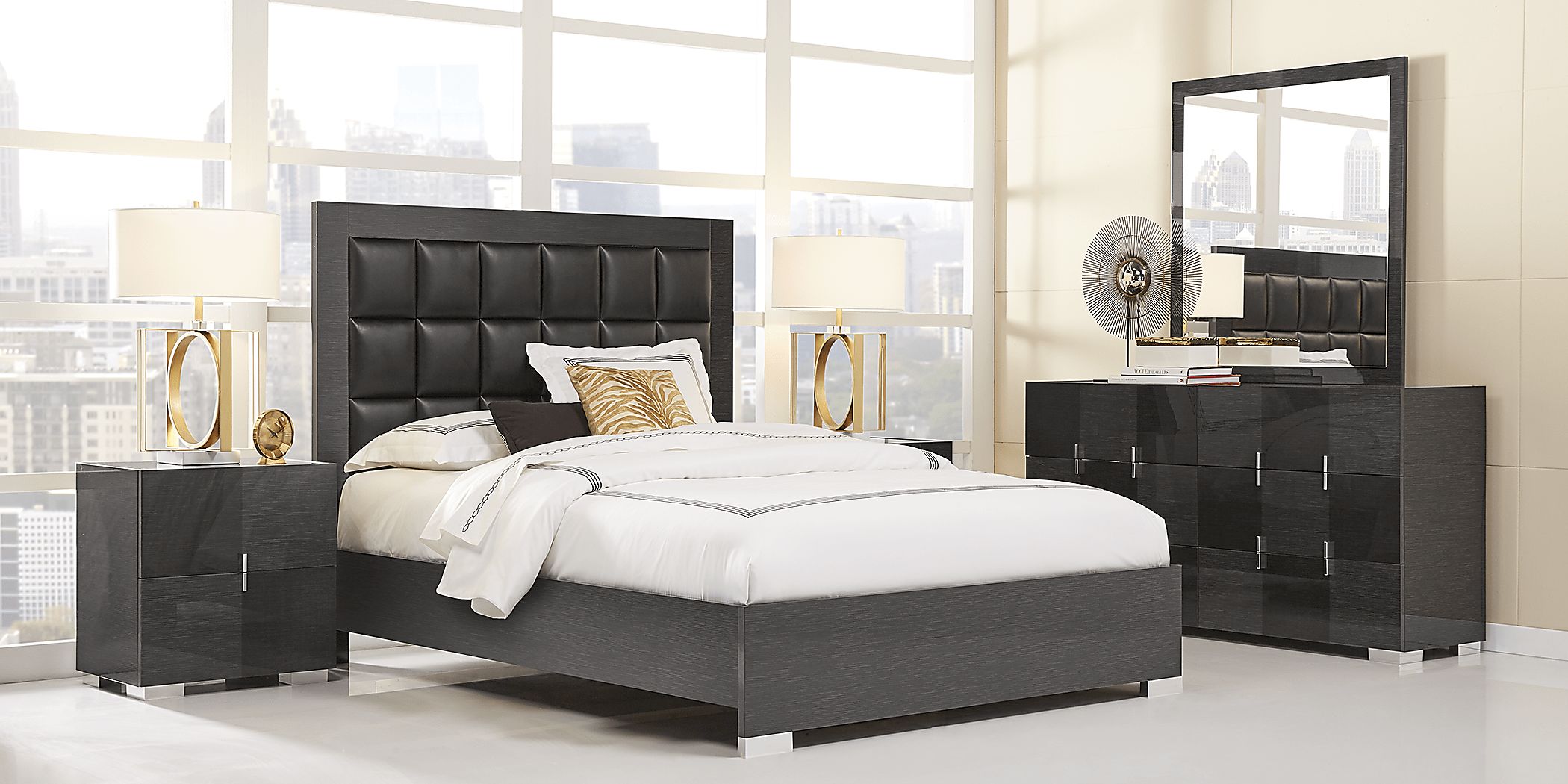 Dominique Black 7 Pc King Panel Bedroom Rooms To Go