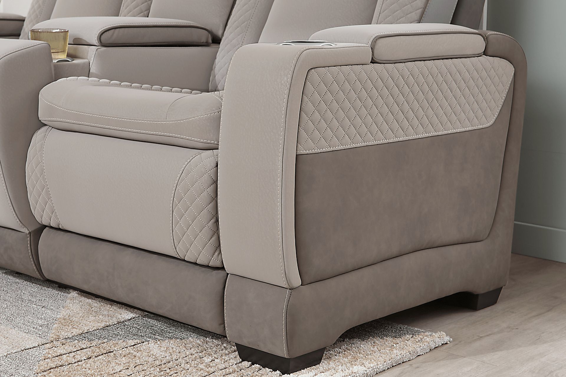 Donovan Park Gray 5 Pc Dual Power Reclining Living Room - Image 15