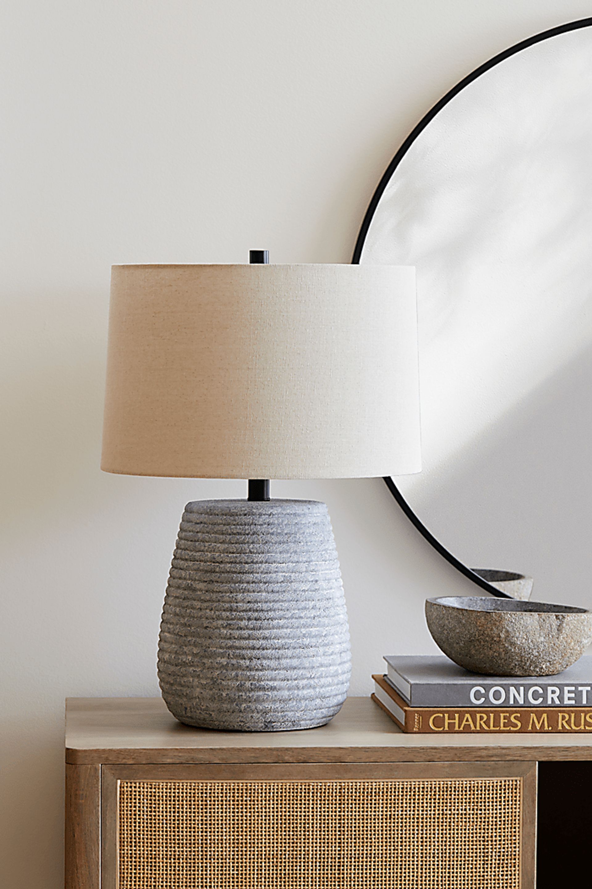 Dosina Farm White Lamp - Image 2