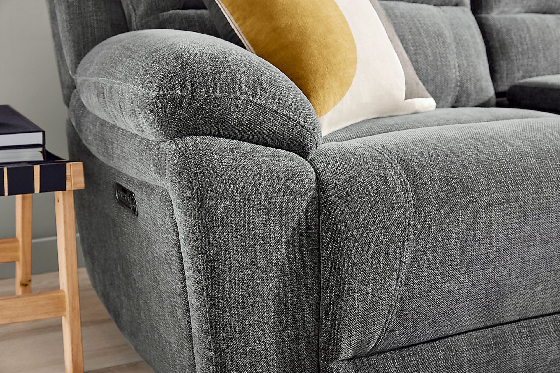 Douglas Park Charcoal 7 Pc Dual Power Reclining Sectional - Image 6