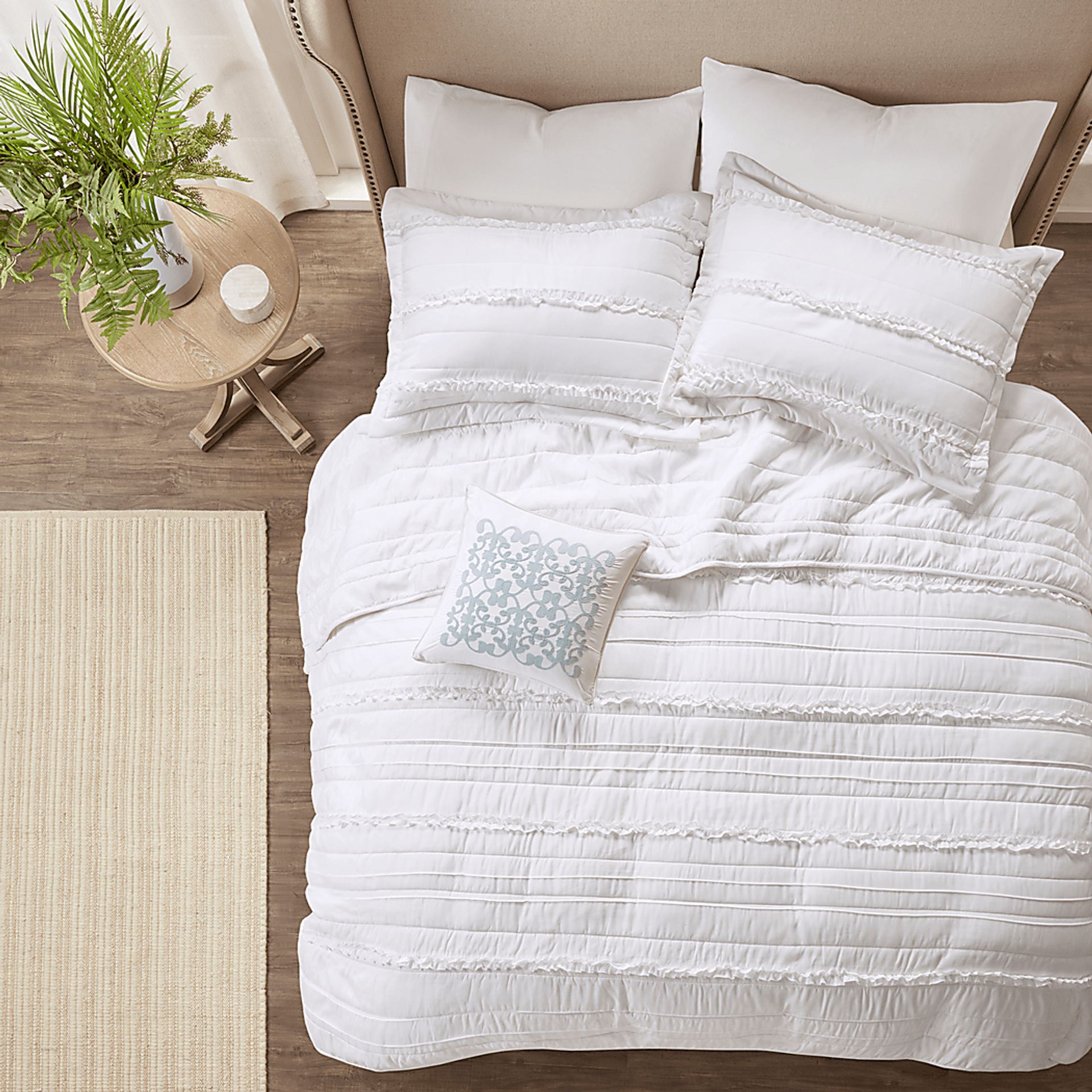 Dracaena White 4 Pc Full/Queen Quilt Set - Image 2