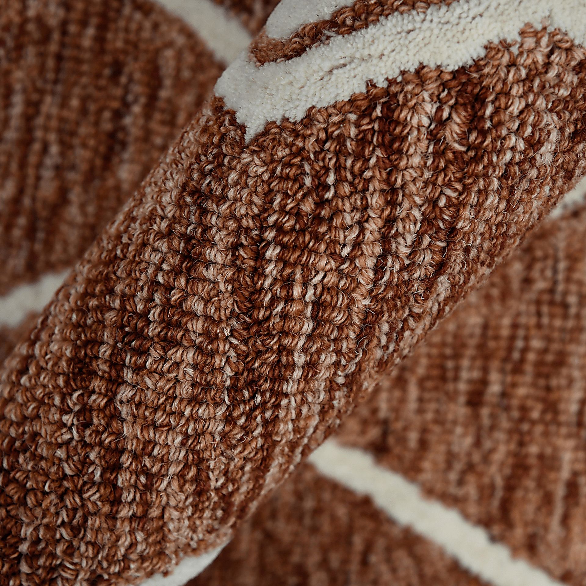 Driax Rust 5' x 8' Rug - Image 8