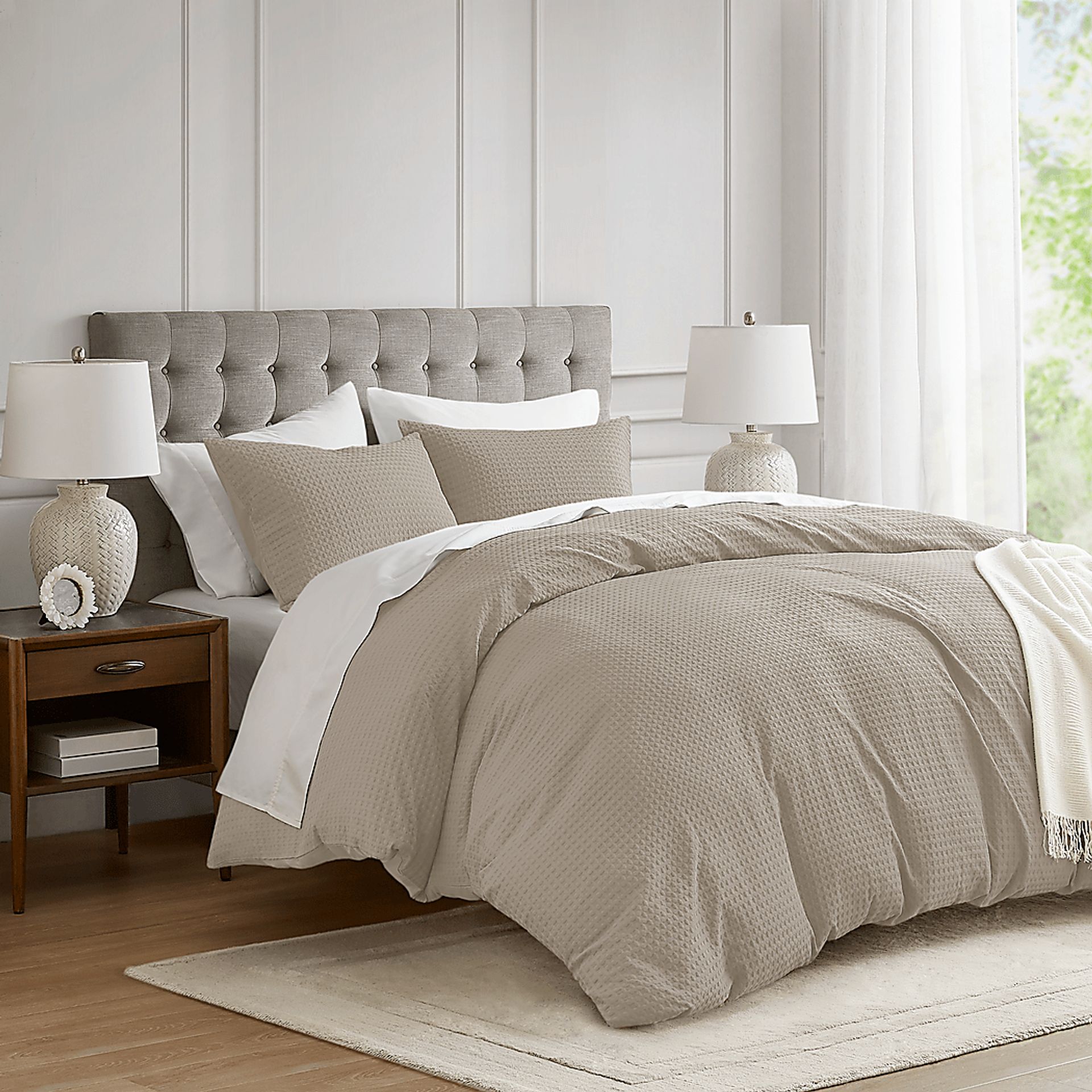 Drysdalea Beige Full/Queen 3 Pc Duvet Set - Image 3