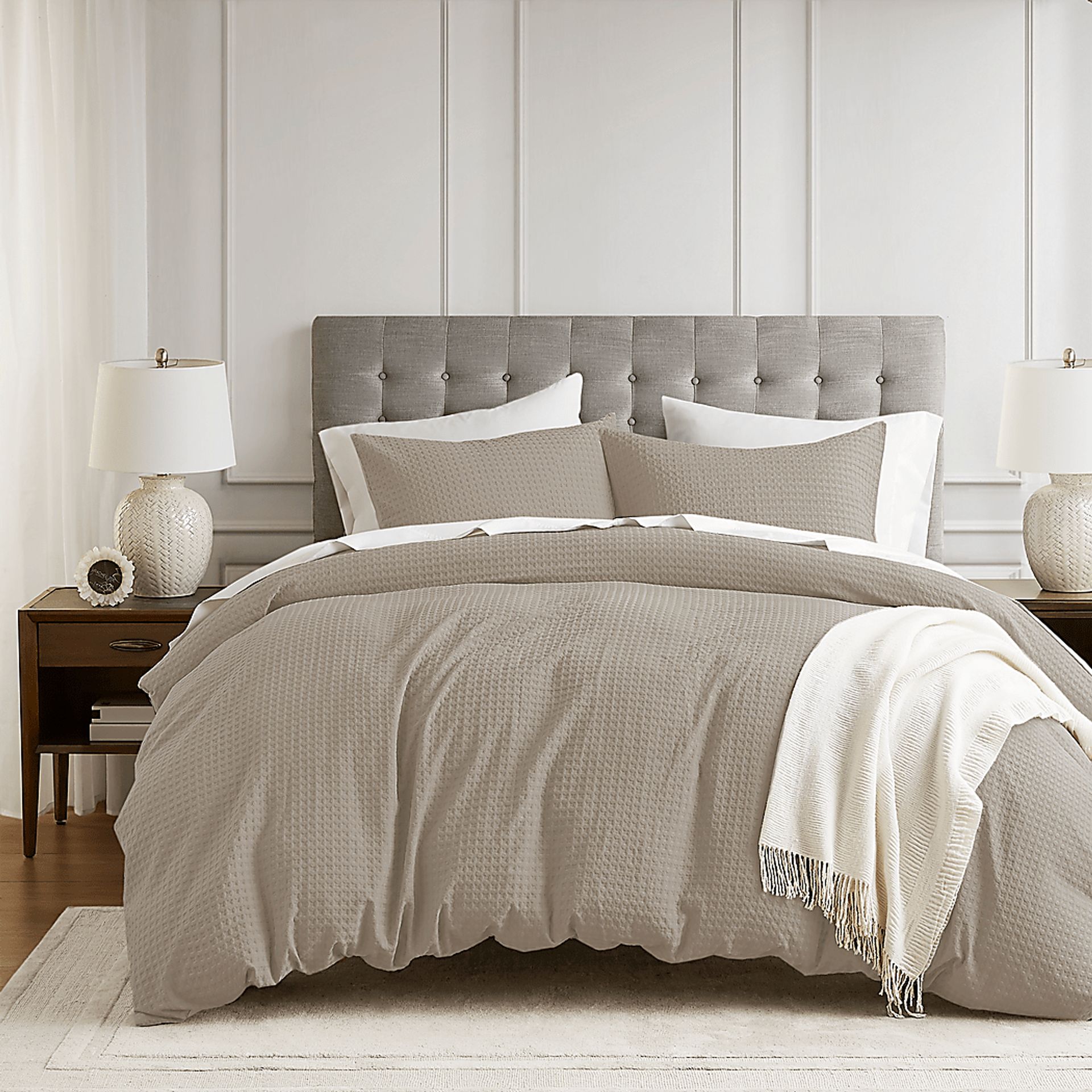 Drysdalea Beige Full/Queen 3 Pc Duvet Set - Image 1