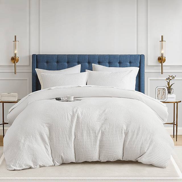 Drysdalea White Full/Queen 3 Pc Duvet Set - Thumbnail - Image 3