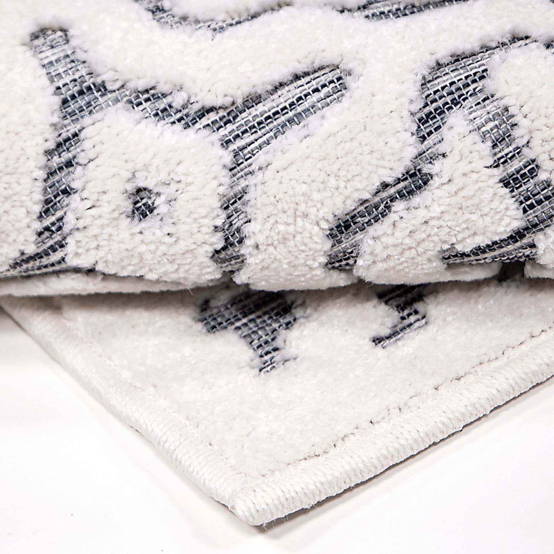 Dunnugan White 5'2 x 7'6 Rug - Image 2