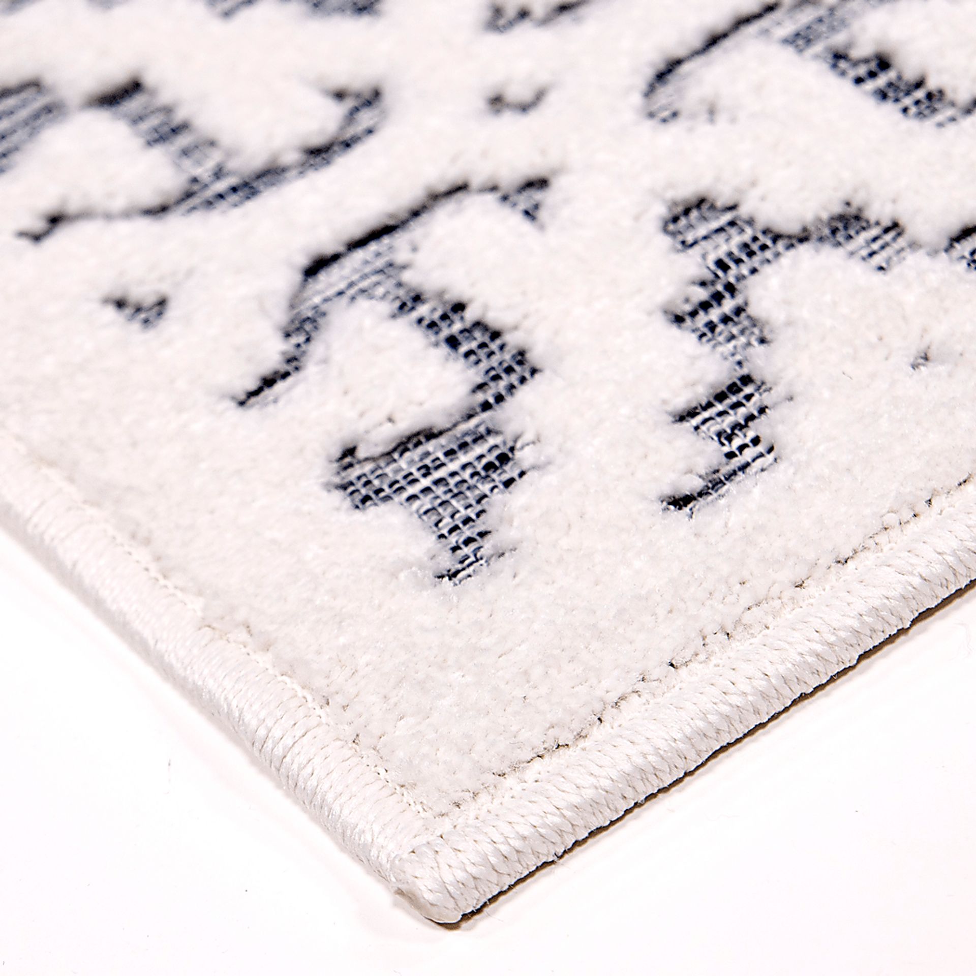 Dunnugan White 5'2 x 7'6 Rug - Image 5