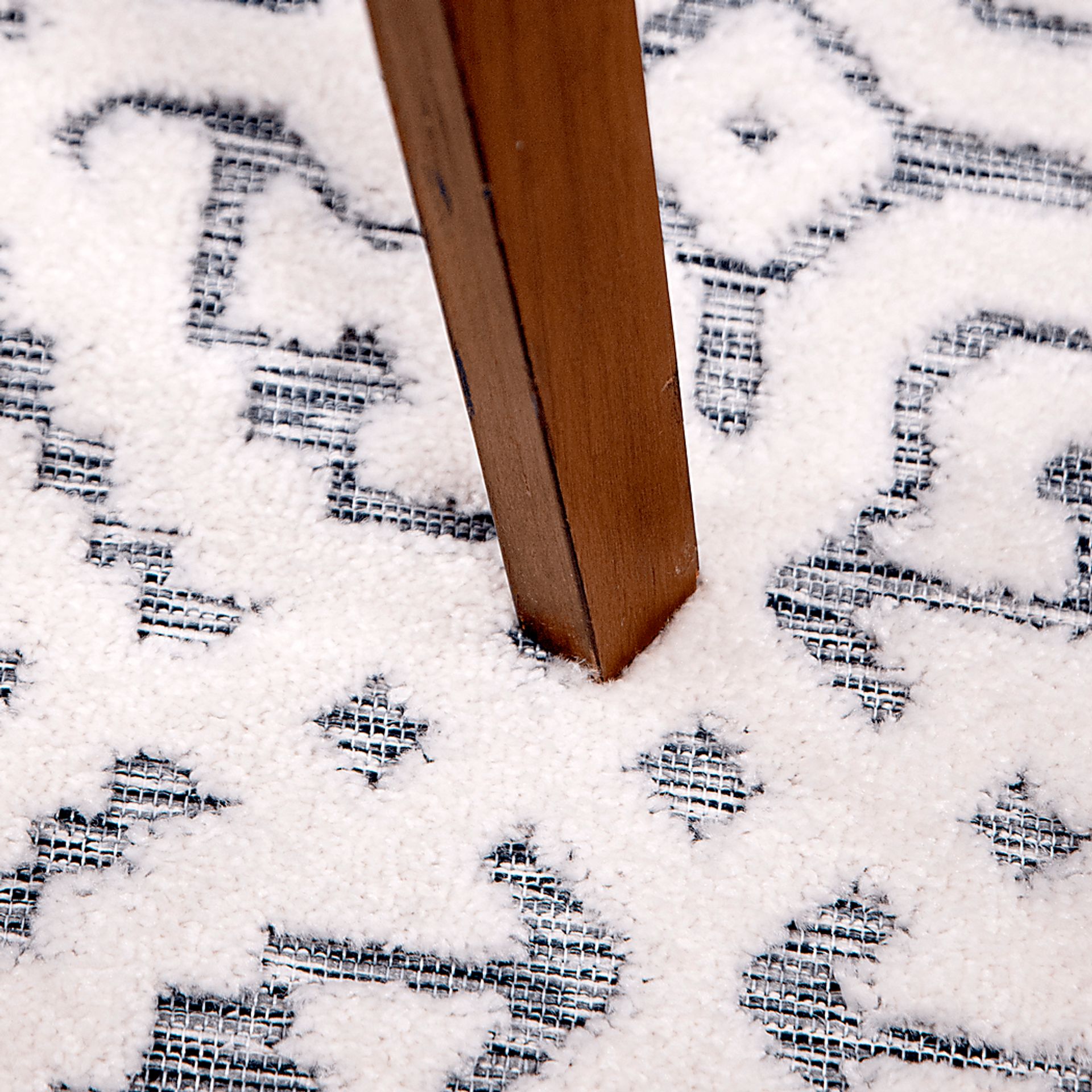 Dunnugan White 5'2 x 7'6 Rug - Image 6