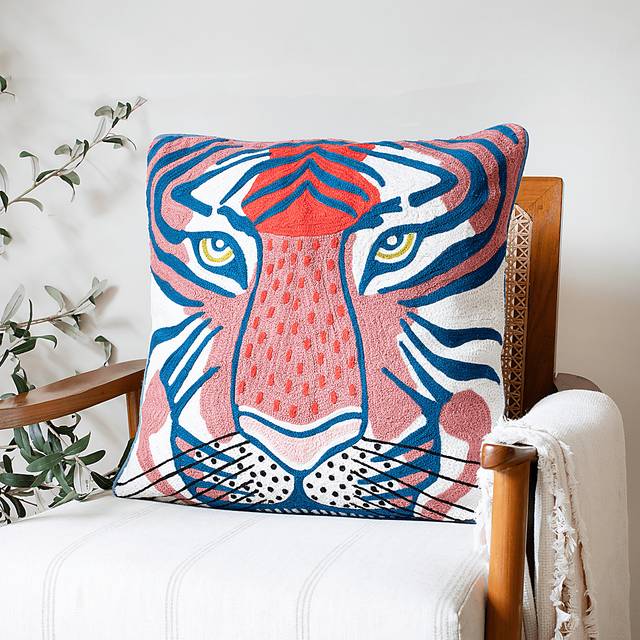 Dynamico Multi Accent Pillow - Thumbnail - Image 2