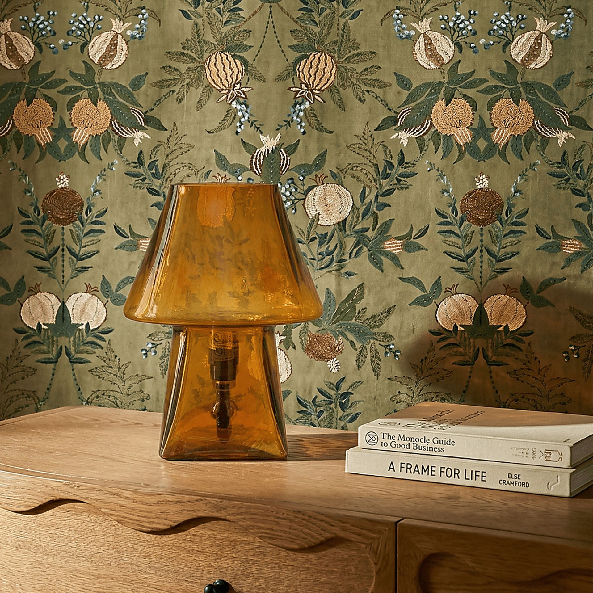 Earie Amber Lamp - Image 2