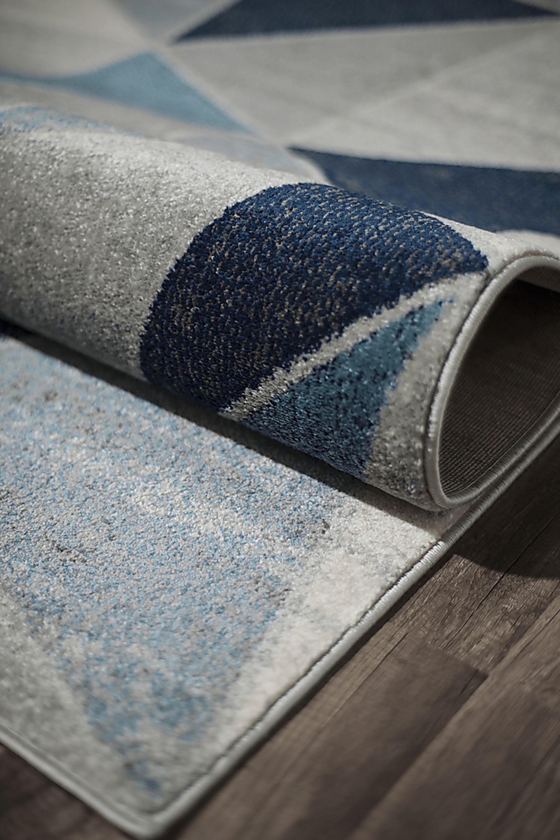 Eason Blue 5' x 7' Rug - Image 5