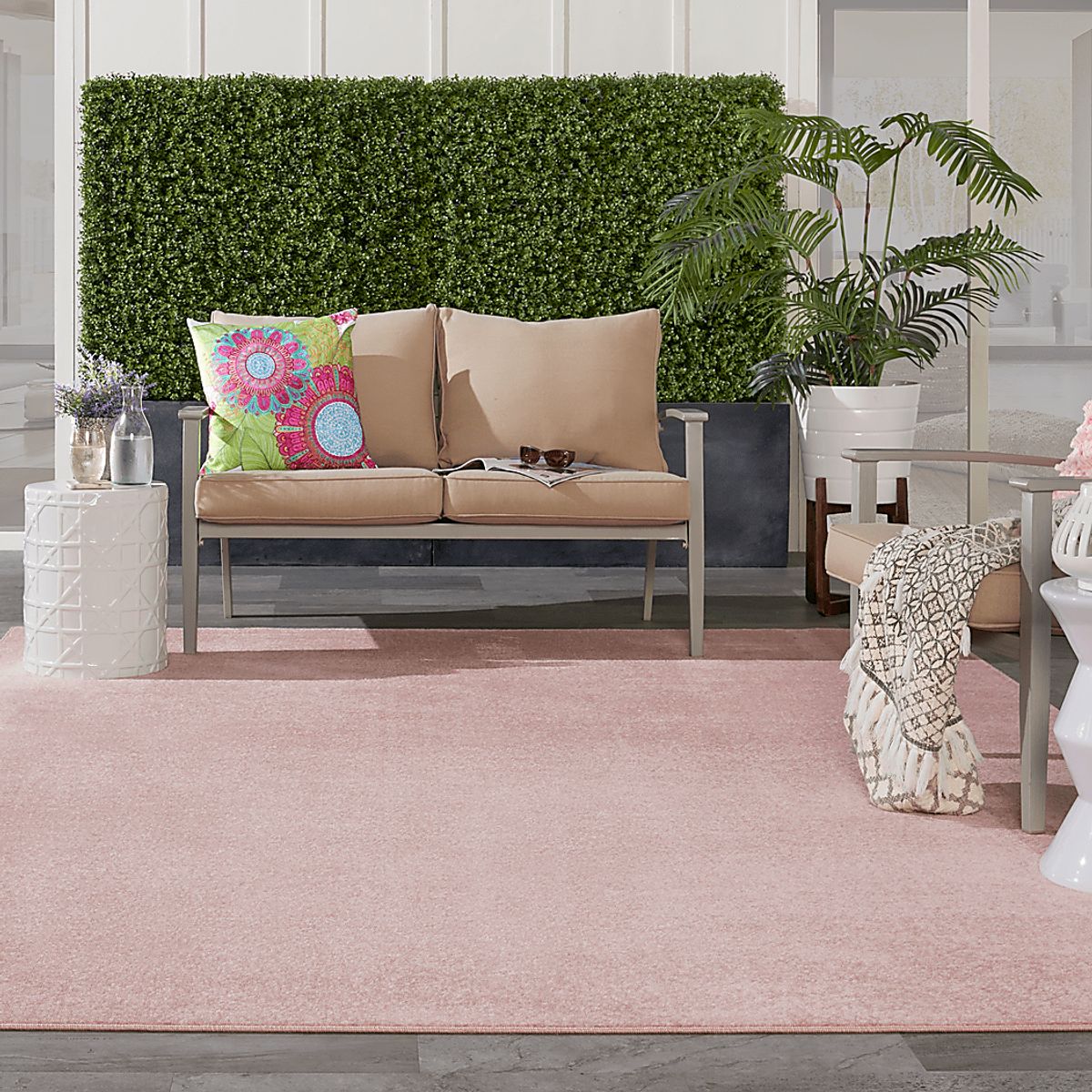 Easthagen Pink Rugs | Rooms to Go