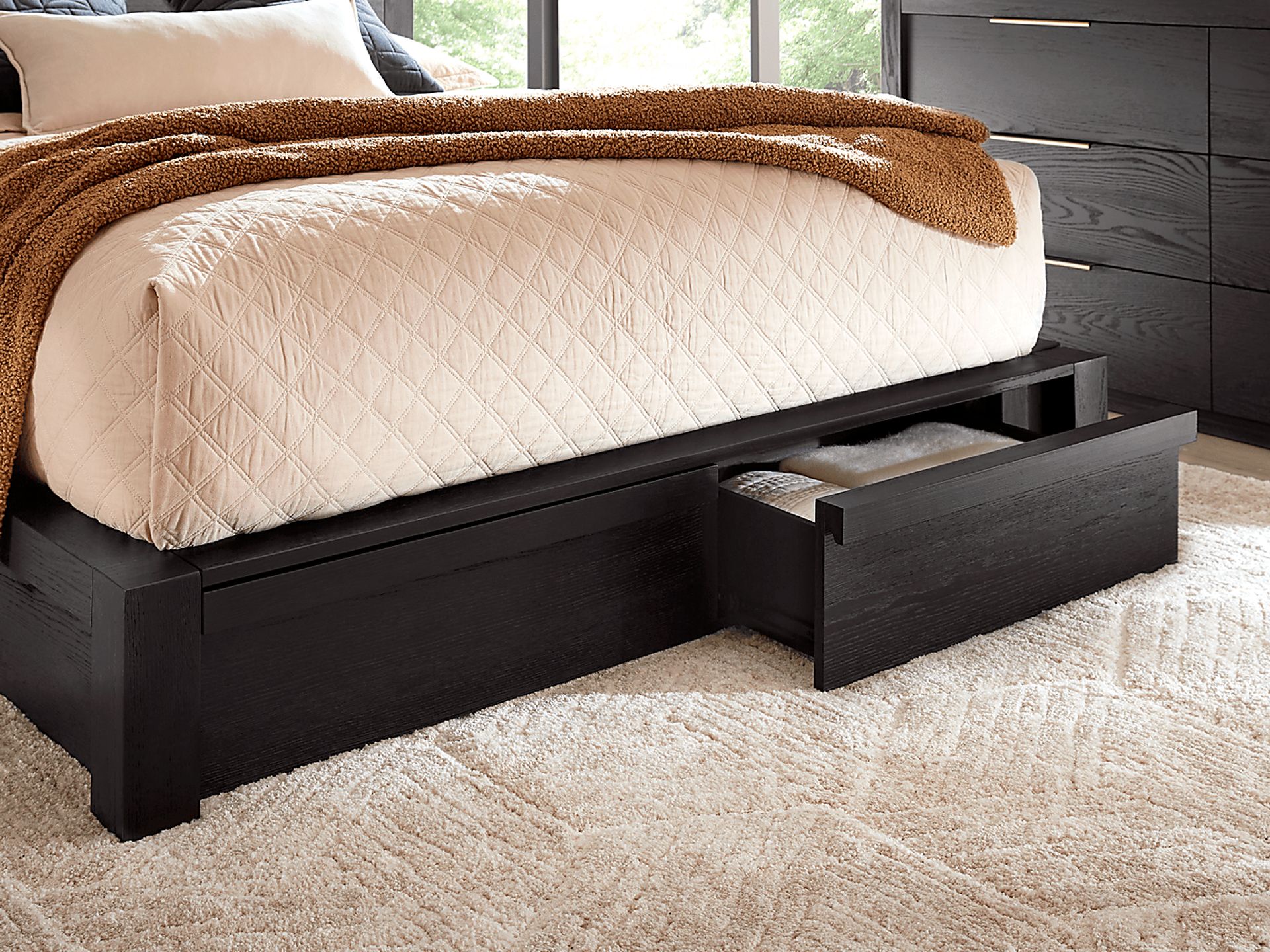 Easton Park Black 3 Pc Queen Storage Bed - Image 6