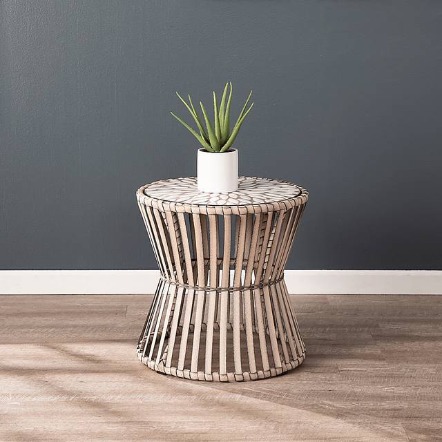 Eavie Gray Outdoor End Table - Thumbnail - Image 2