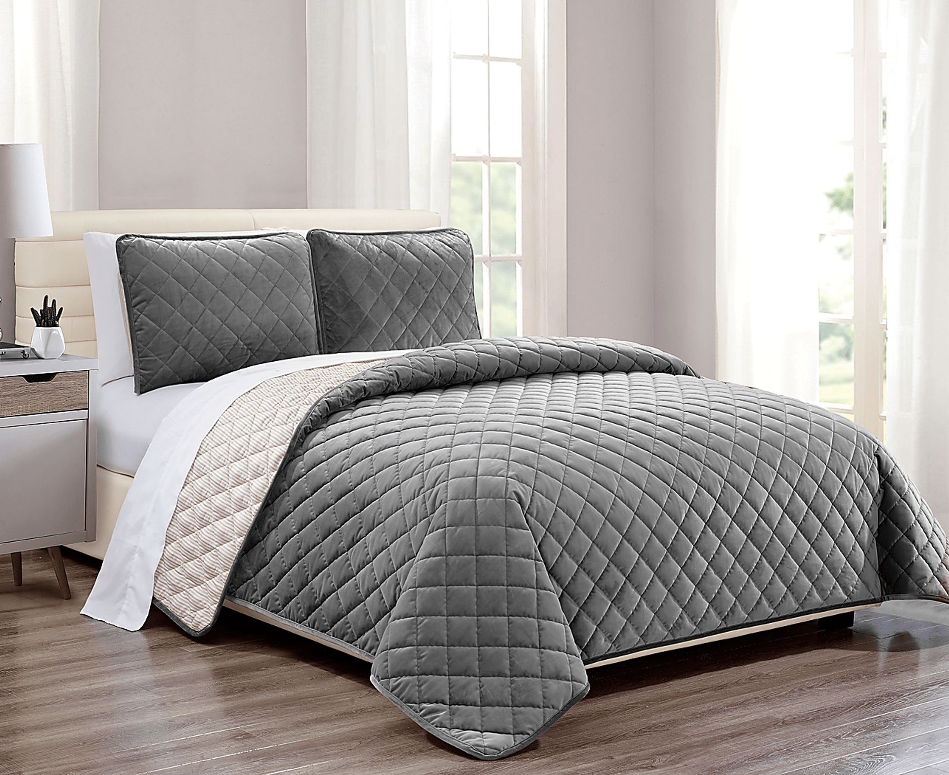 Edelia Gray 3 Pc Queen Coverlet Set - Image 1