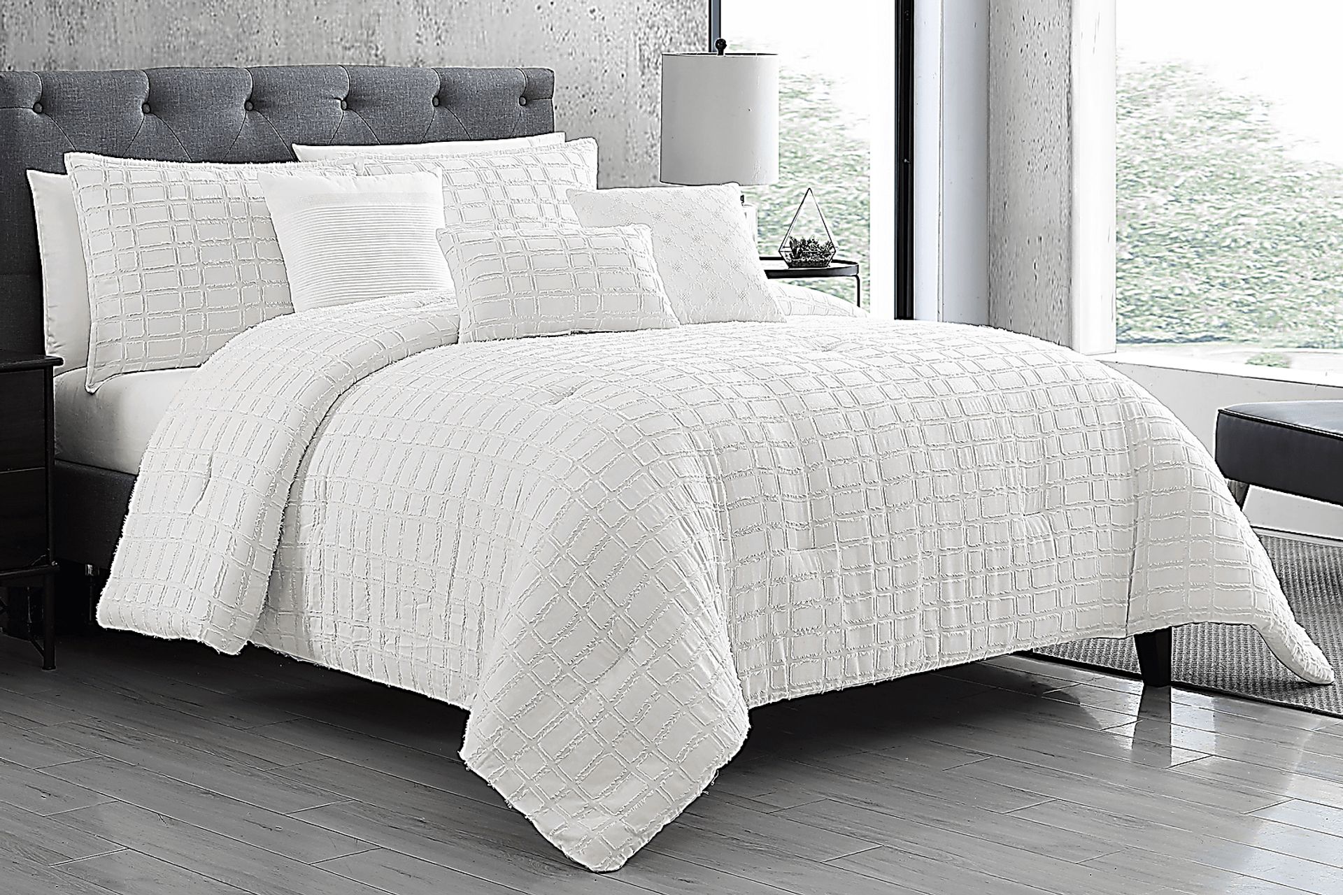 Edgenly White 6 Pc Queen Comforter Set - Image 2