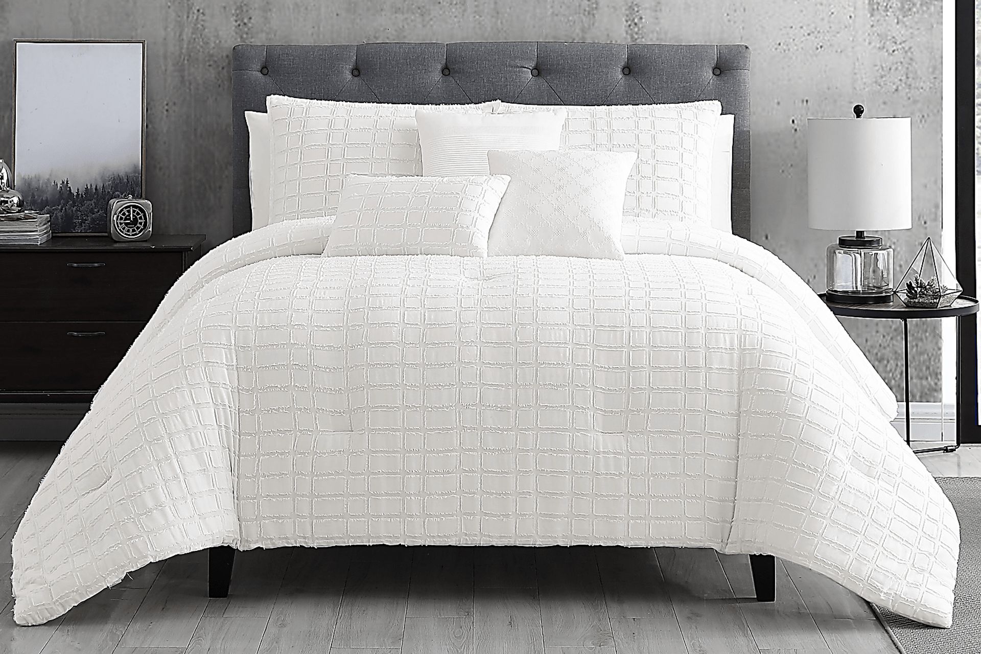Edgenly White 6 Pc Queen Comforter Set - Image 1
