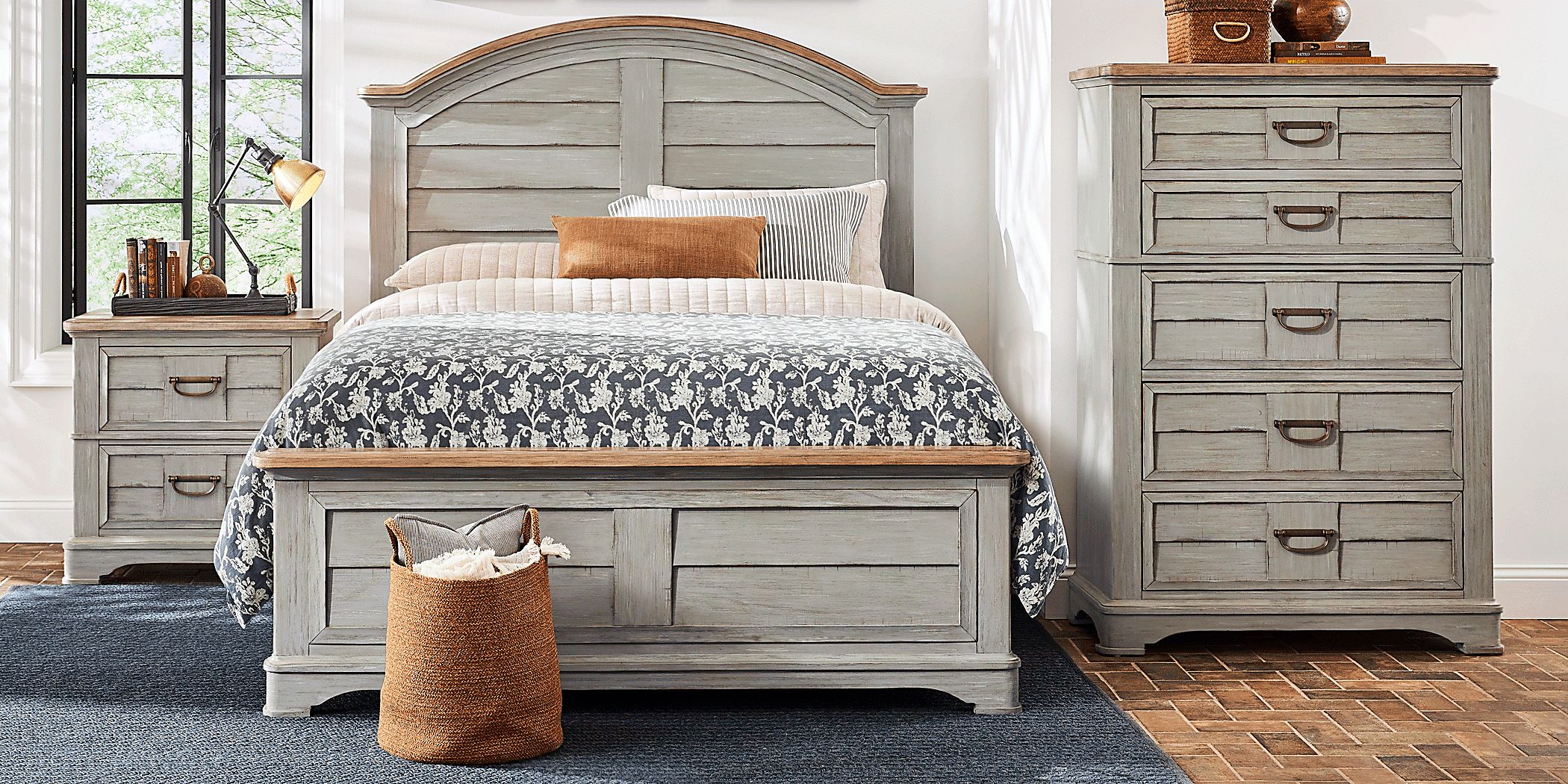 https://assets.roomstogo.com/product/edisto-bay-gray-5-pc-king-panel-bedroom_3205620P_image-room?cache-id=8d0367cee85d3d5914562124b1dfaea8