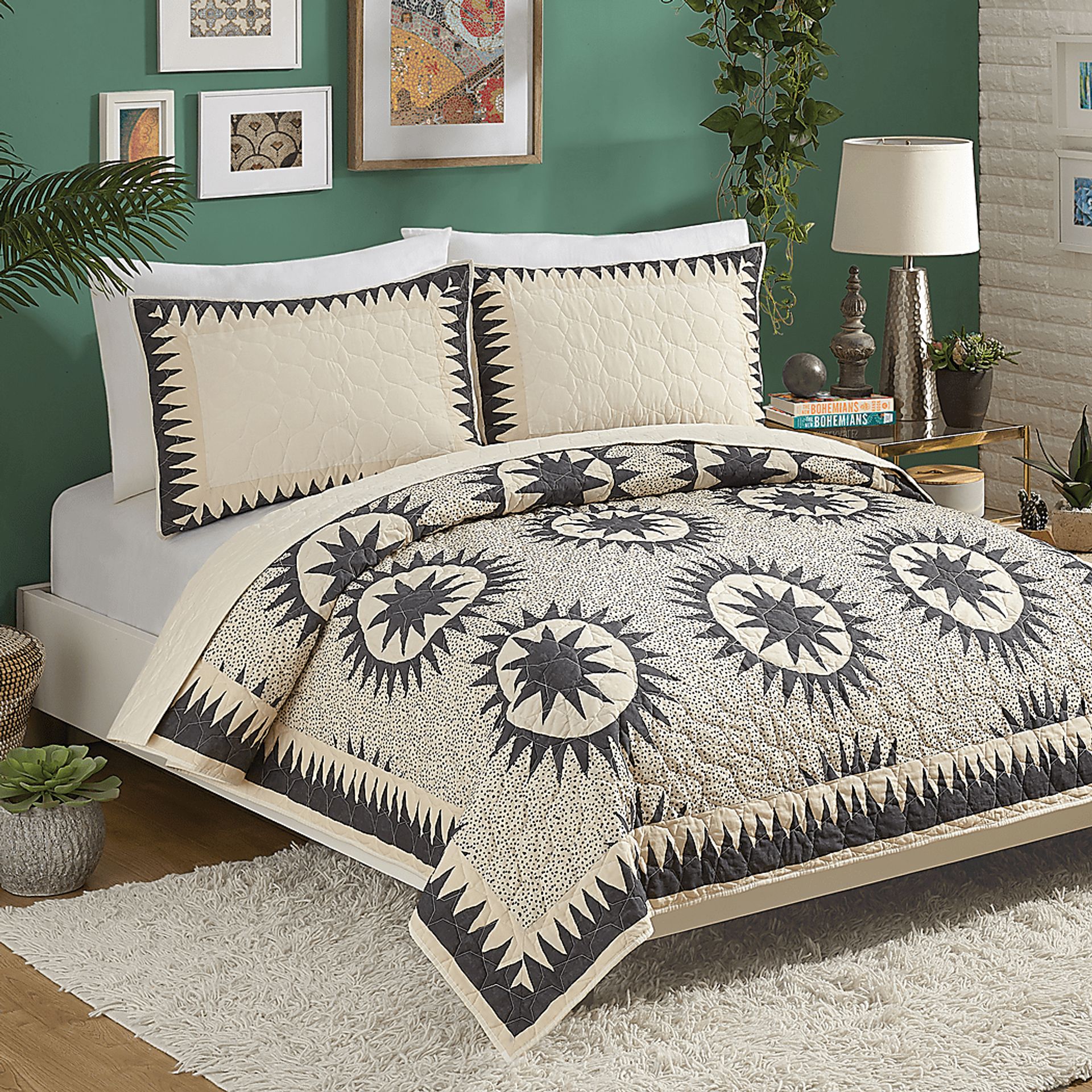 Edmarie Cream King 3 Pc Quilt Set - Image 1
