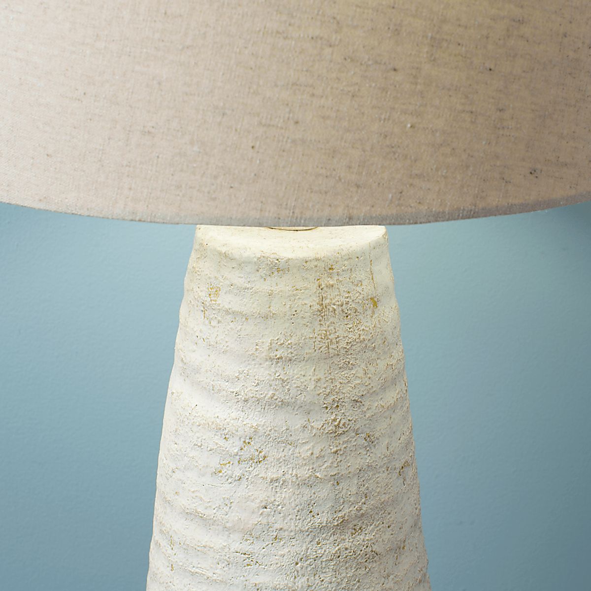 Egan Farm Ivory Beige Table Lamp | Rooms to Go