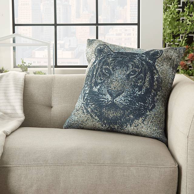 Elacan Blue Indoor/Outdoor Accent Pillow - Thumbnail - Image 4