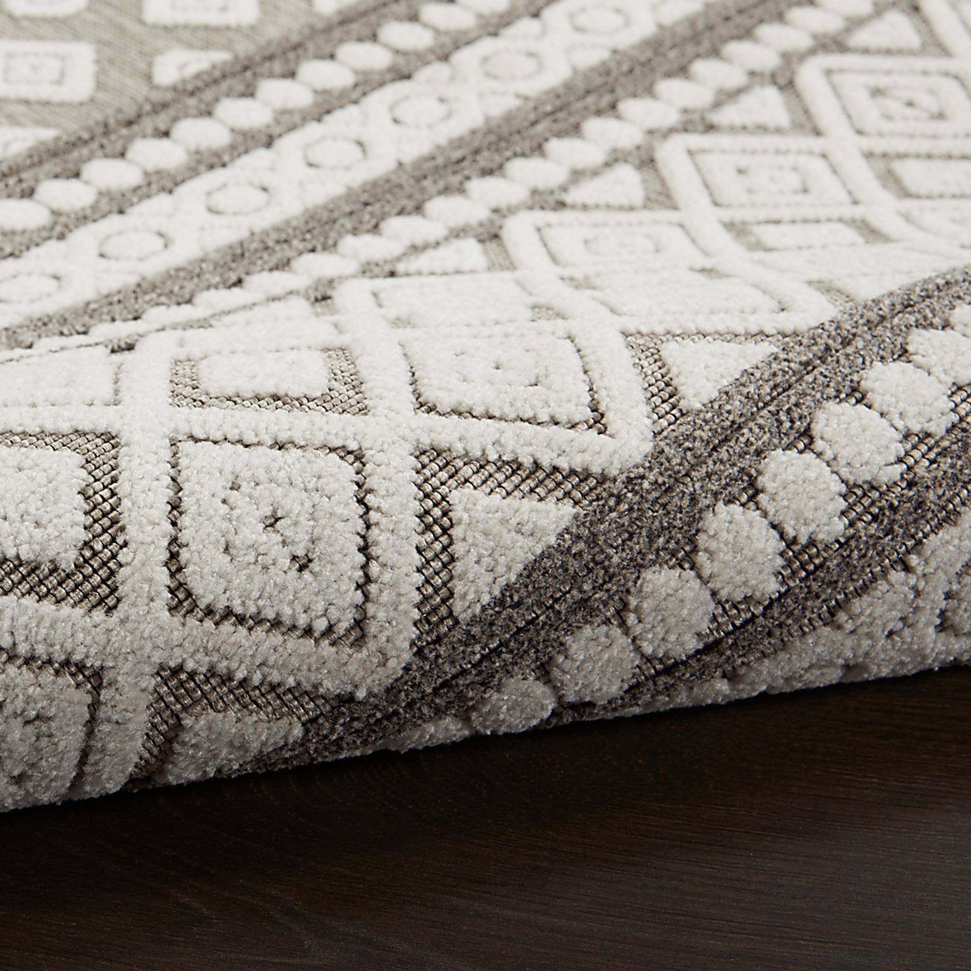 Elizardo Light Gray 5' x 7' Indoor/Outdoor Rug - Image 2