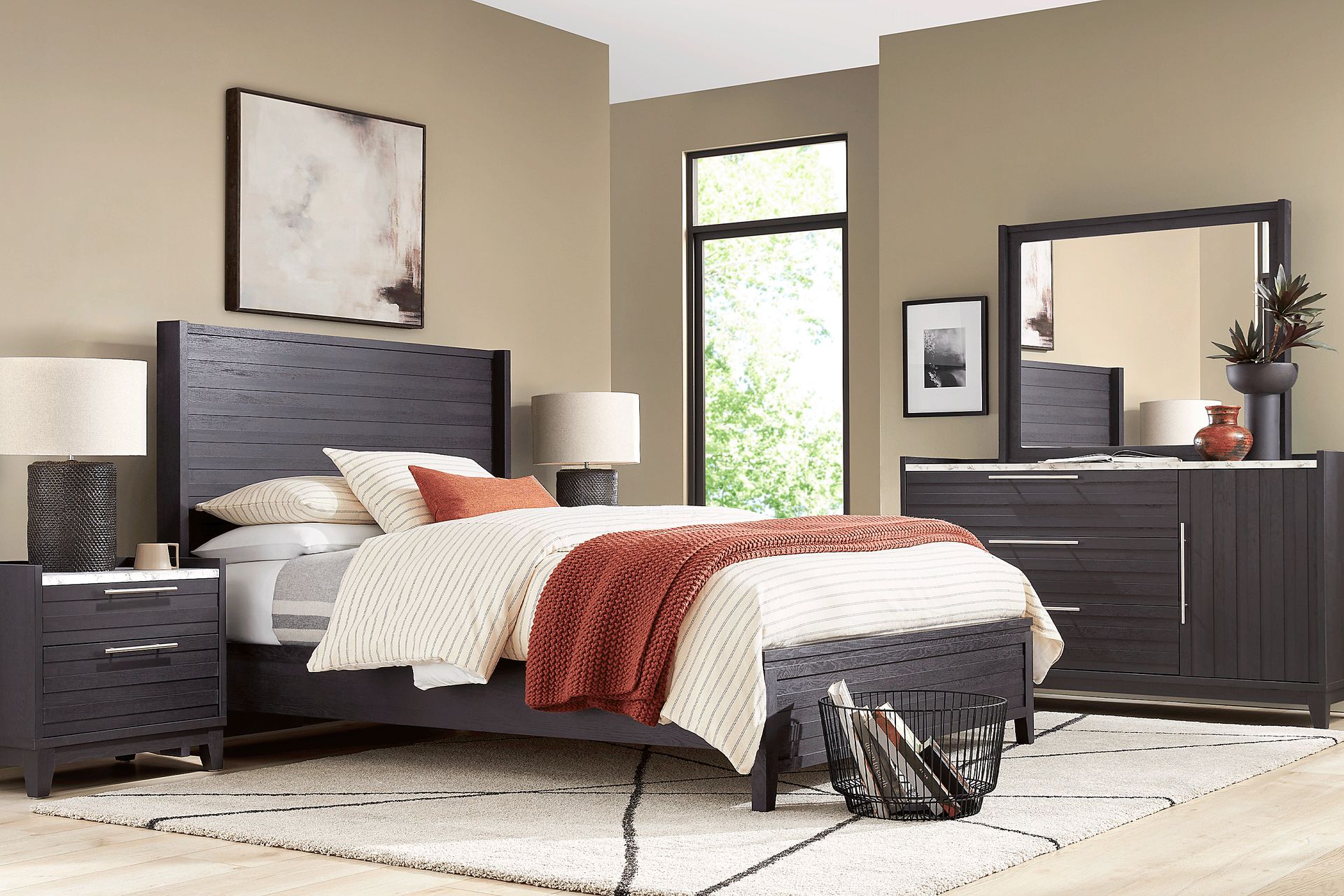 Ellenbrook Black 7 Pc Queen Panel Bedroom - Image 1
