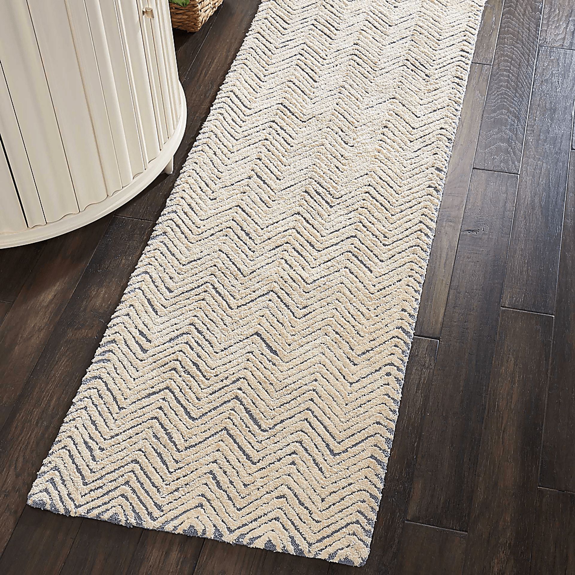 Elmena Ivory 2'3 x 7'6 Rug - Image 4