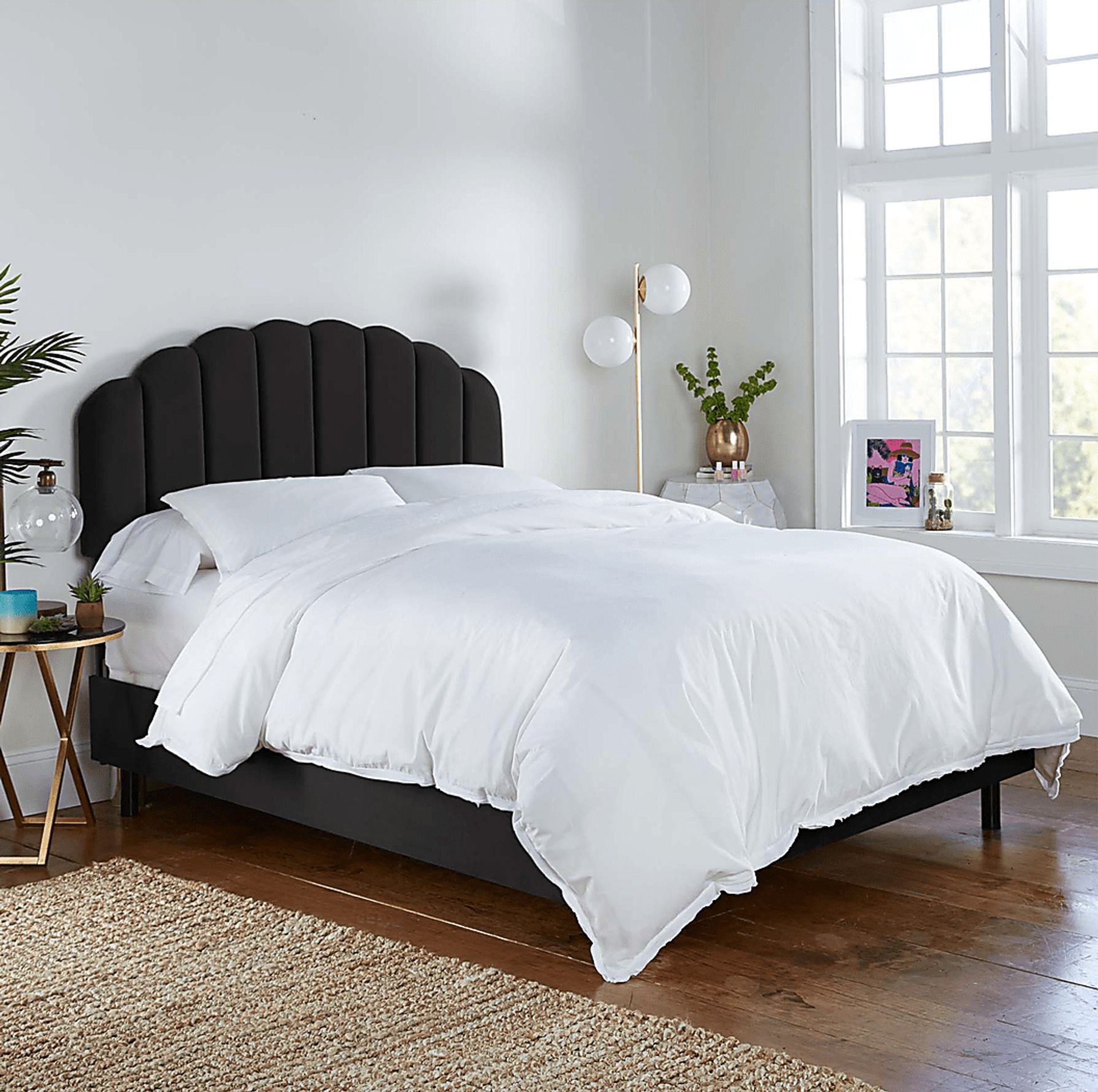 Eloisan Black California King Bed - Image 2