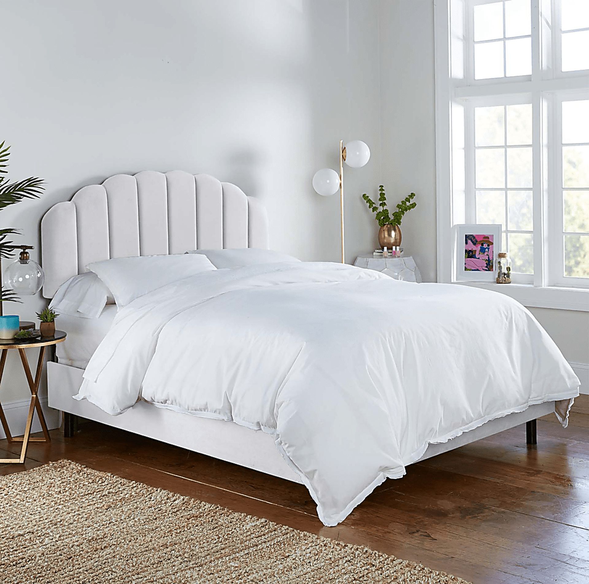 Eloisan White California King Bed - Image 2