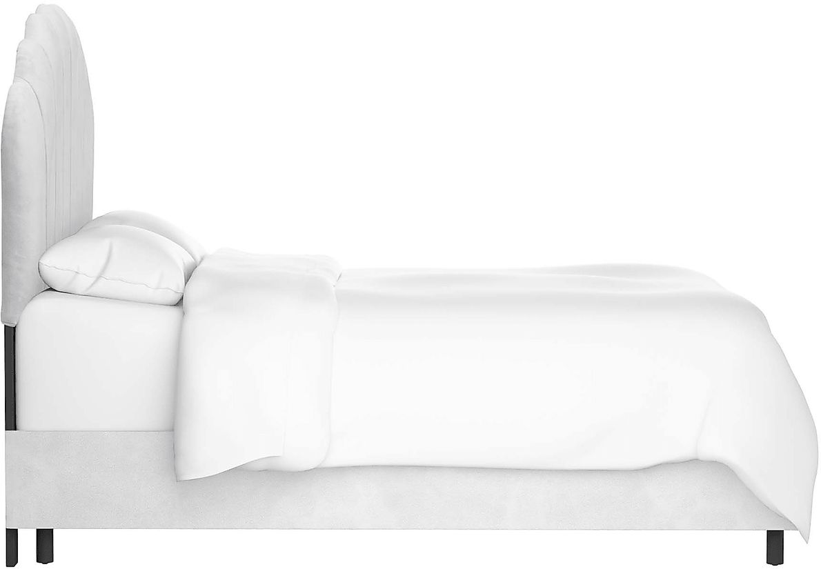 Eloisan White Full Bed