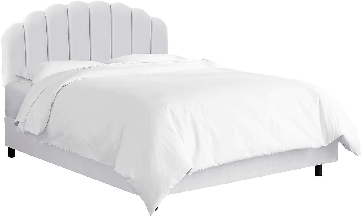 Eloisan White King Bed