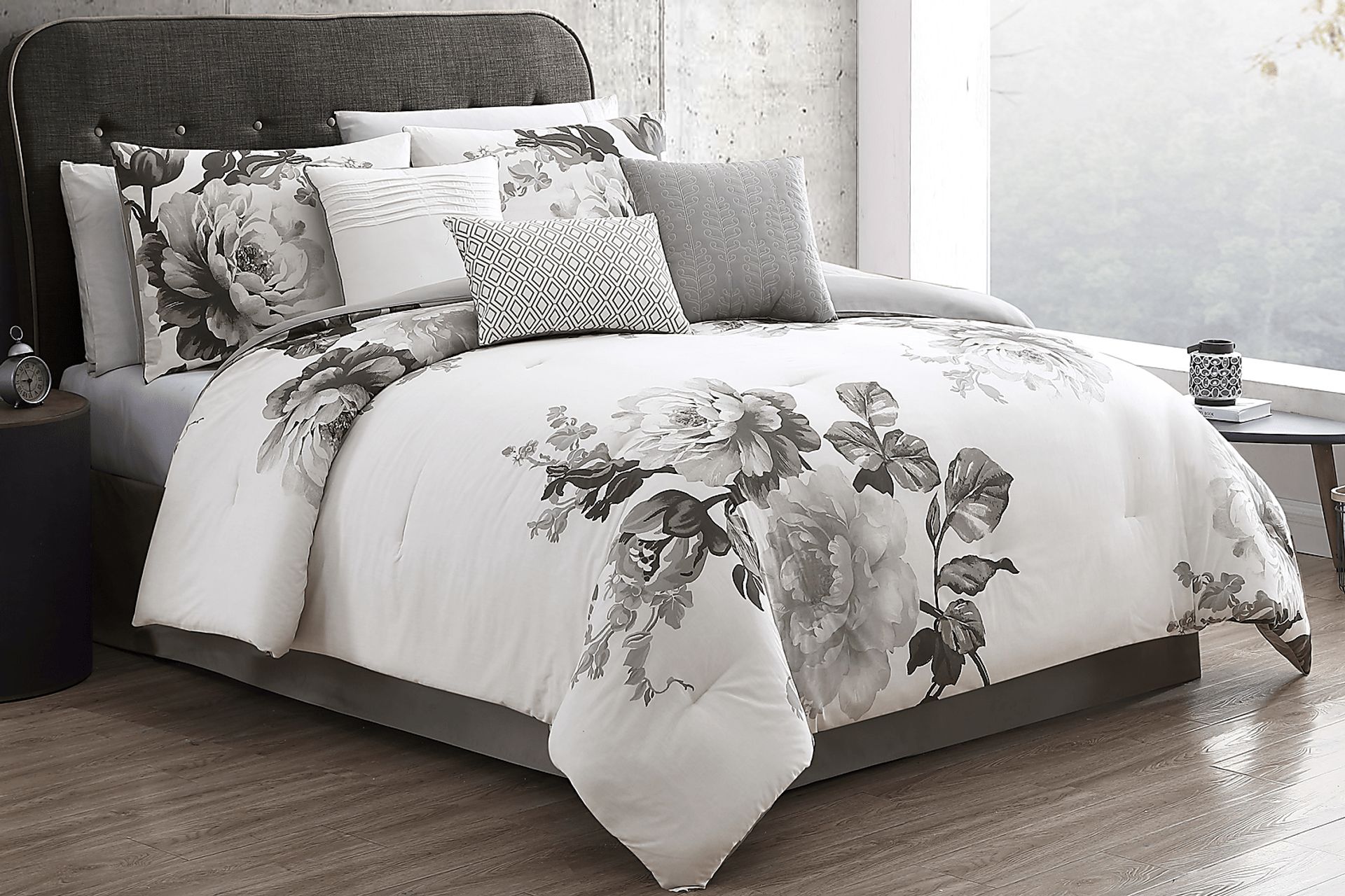 Elrissa Cream Black 7 Pc Queen Comforter Set - Image 2