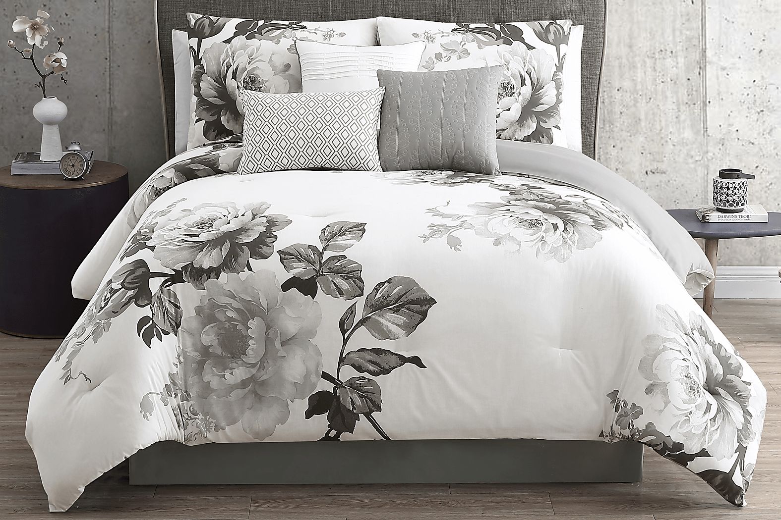 Elrissa Cream Black 7 Pc Queen Comforter Set