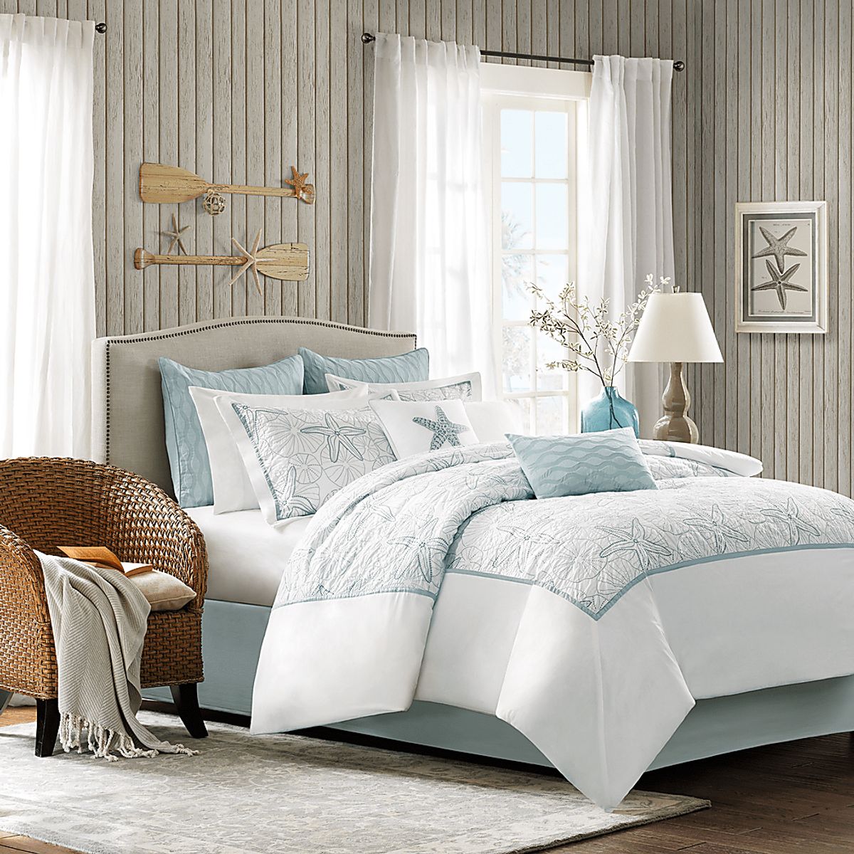 Emaline White 4 Pc Queen Comforter Set 