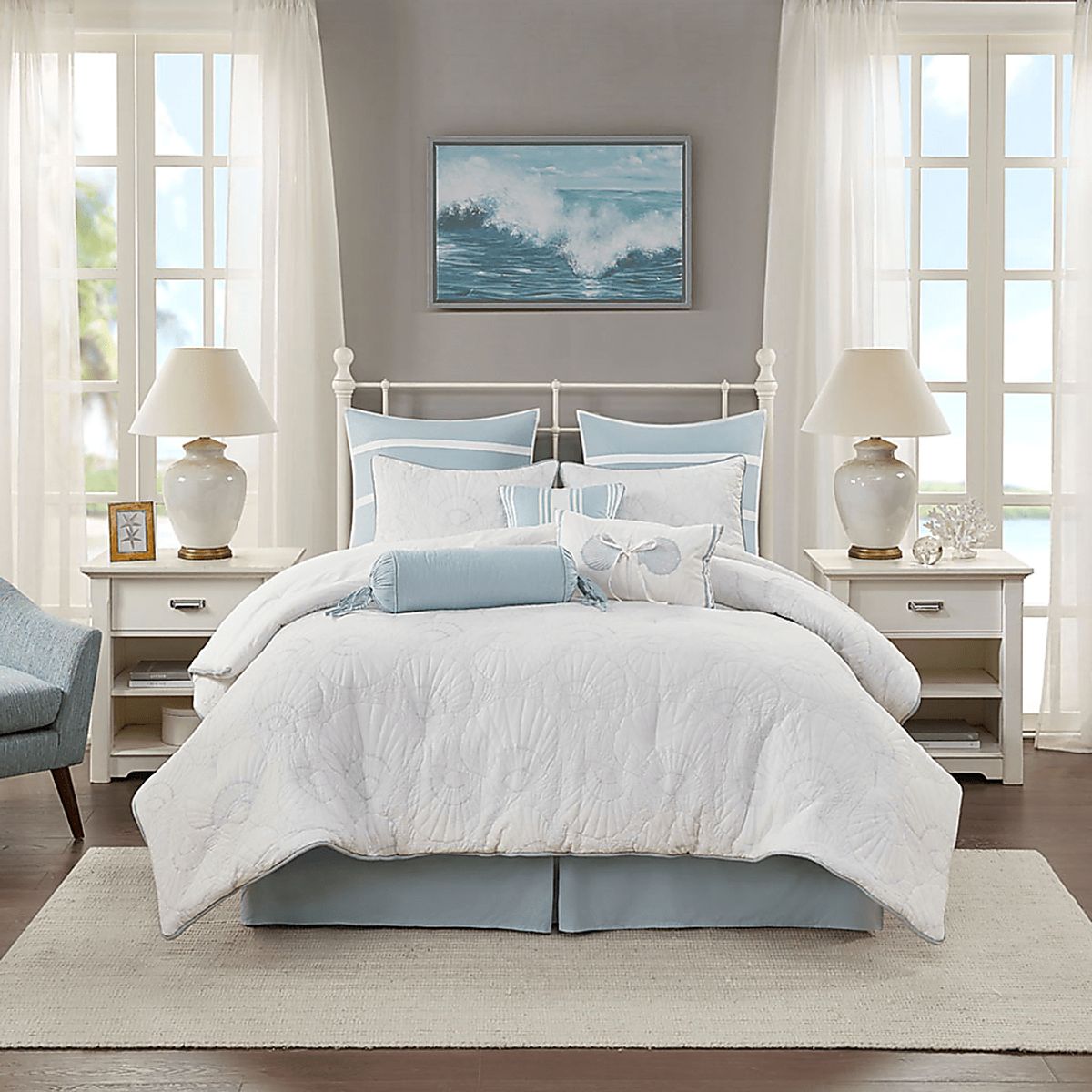 Emilisa White Queen Comforter Set | Rooms To Go
