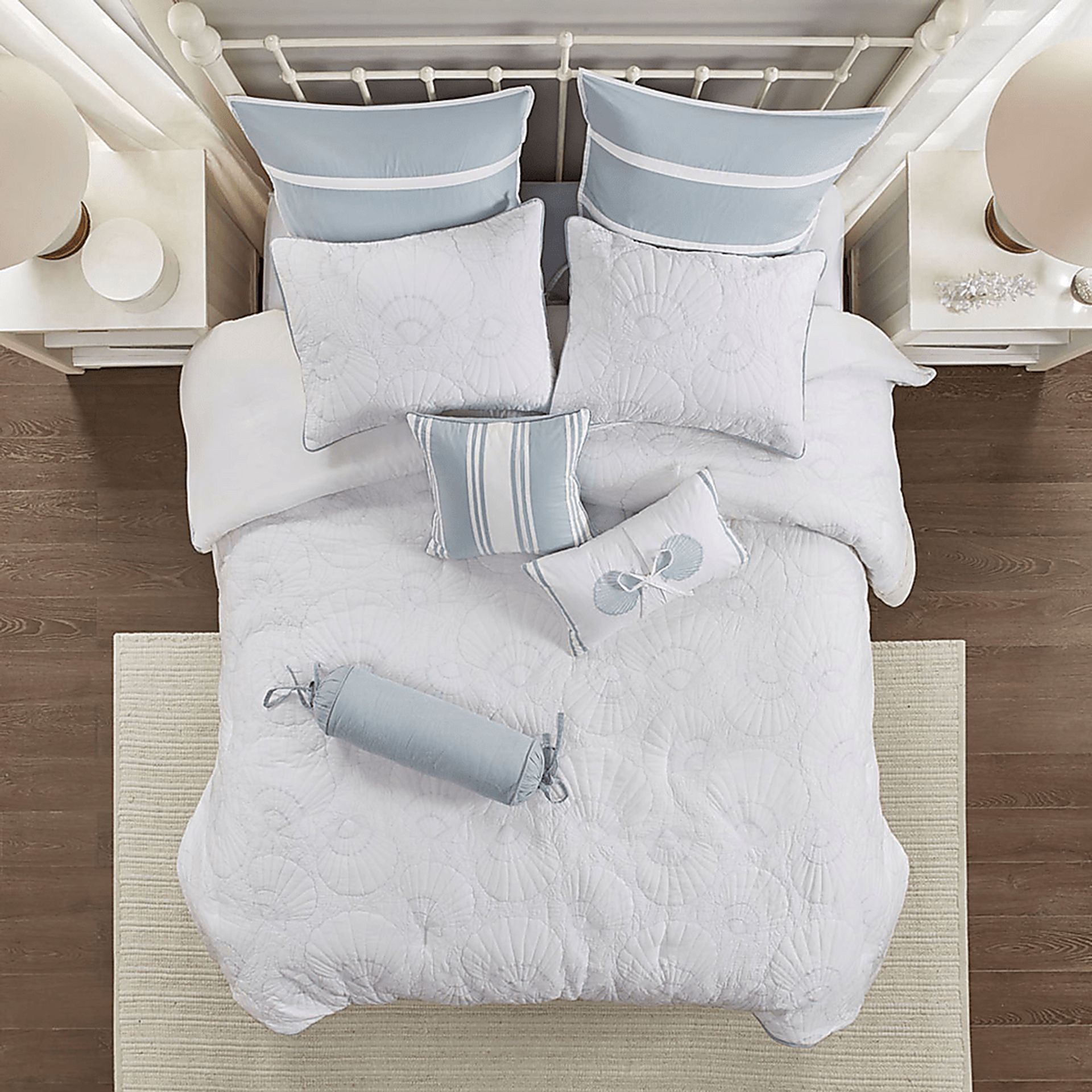Emilisa White Queen Comforter Set - Image 4