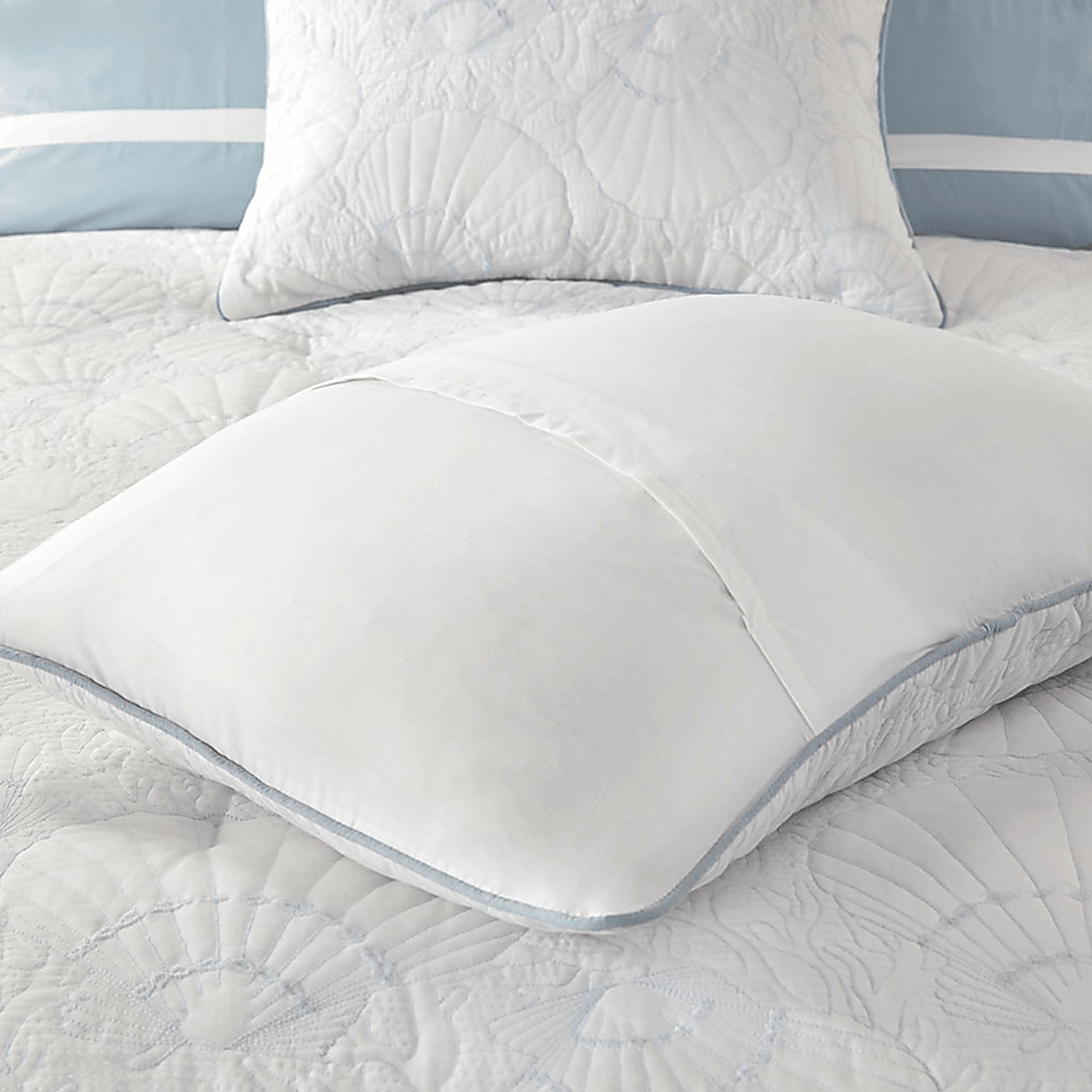 Emilisa White Queen Comforter Set - Image 10