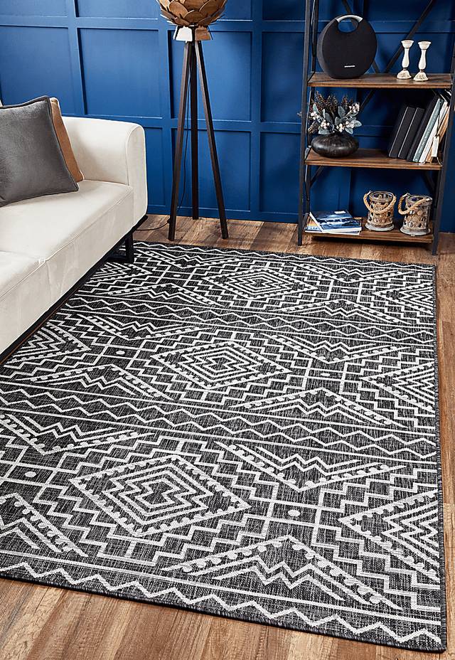 Emspool Black 5'3 x 7'7 Indoor/Outdoor Rug - Thumbnail - Image 3