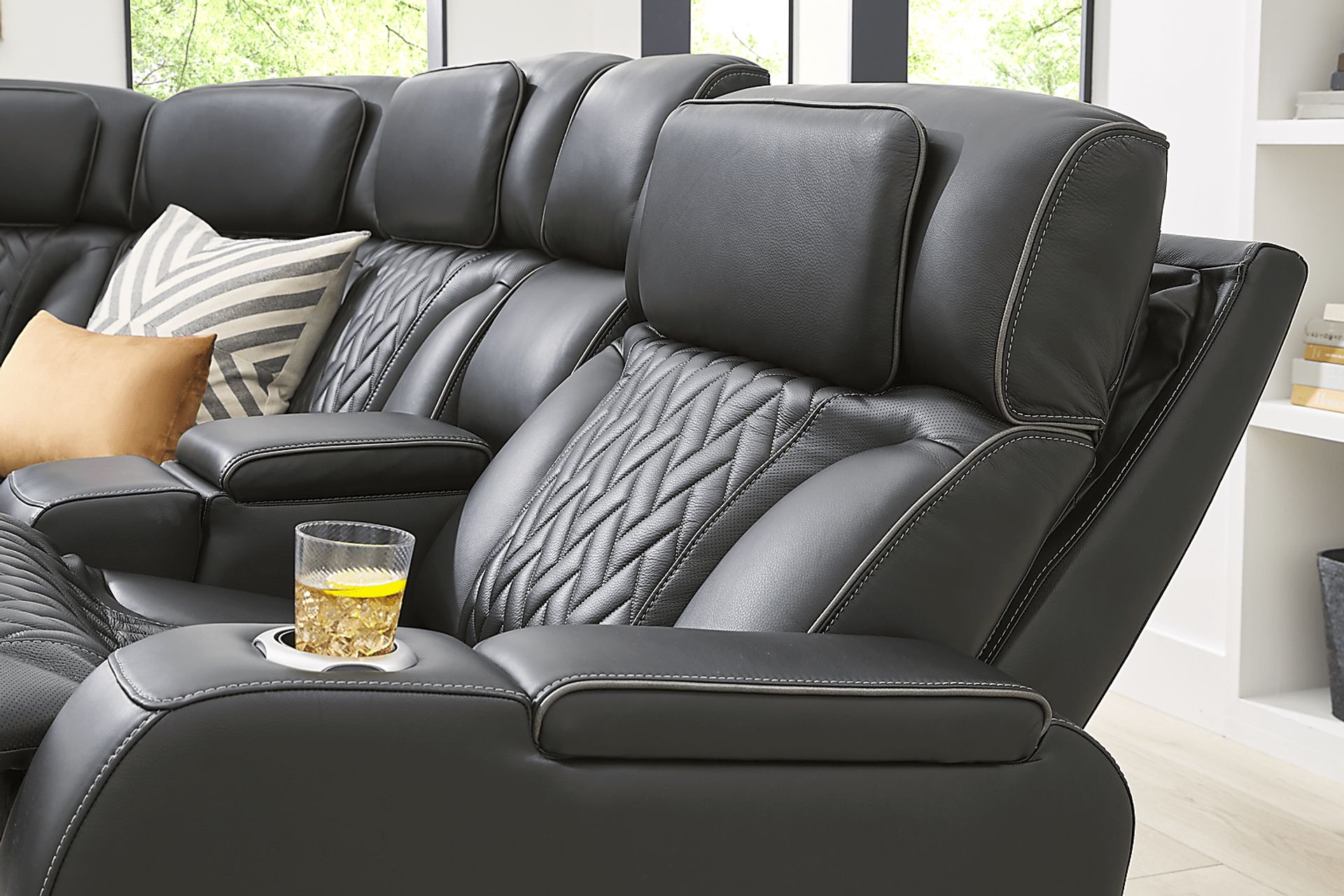 Encore Black Leather 6 Pc Triple Power Reclining Sectional Living Room - Image 5