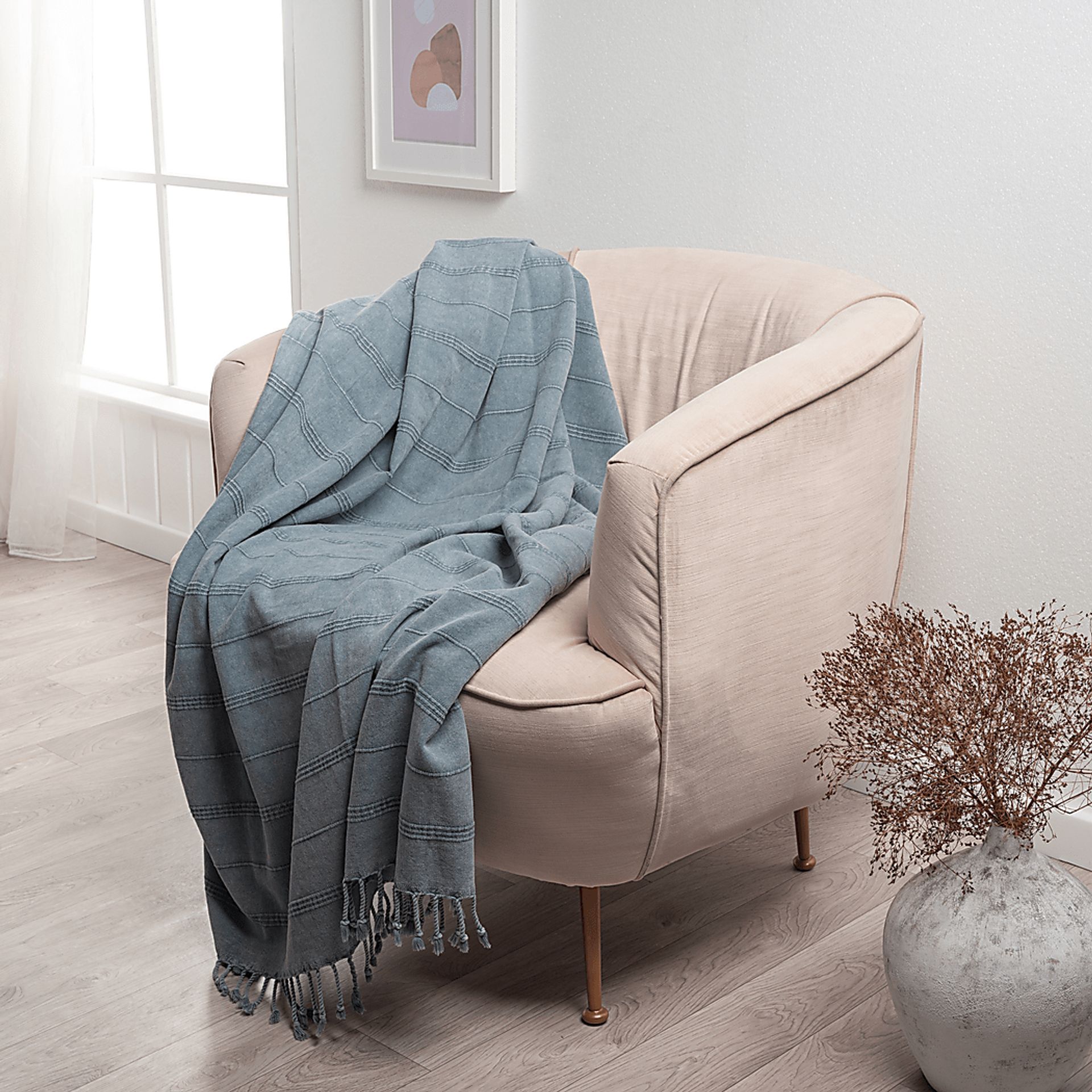 Eppond Gray Throw Blanket - Image 2