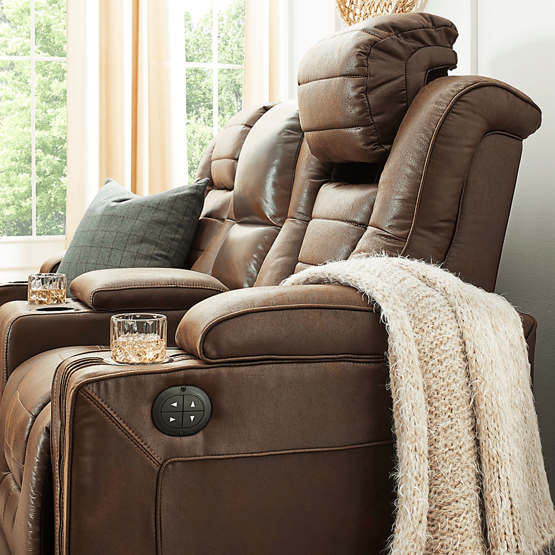 Eric Church Highway To Home Chief Brown 3 Pc Dual Power Reclining Living Room - Image 10