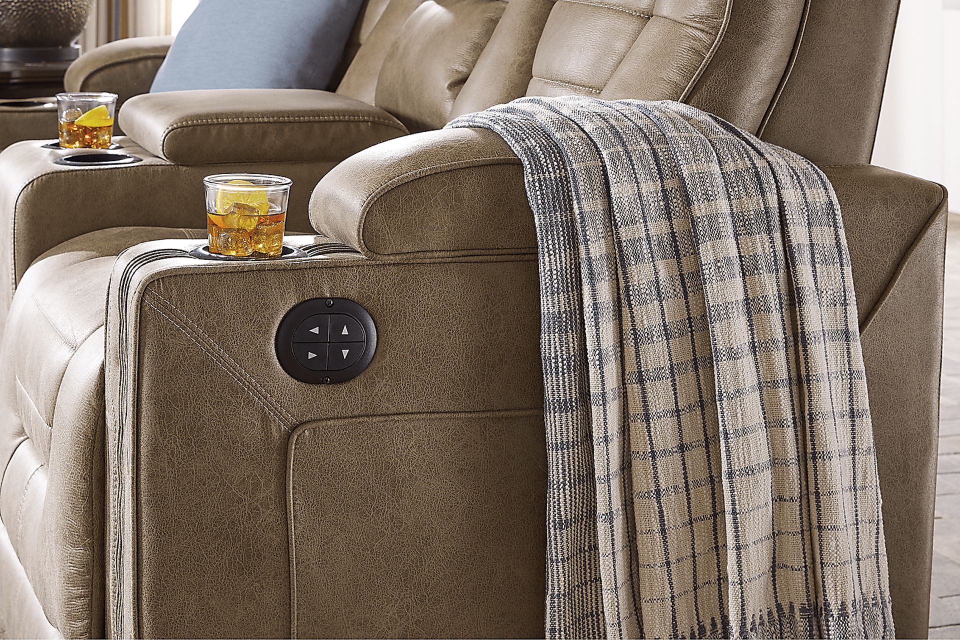 Chief Taupe 7 Pc Dual Power Reclining Living Room - Image 22