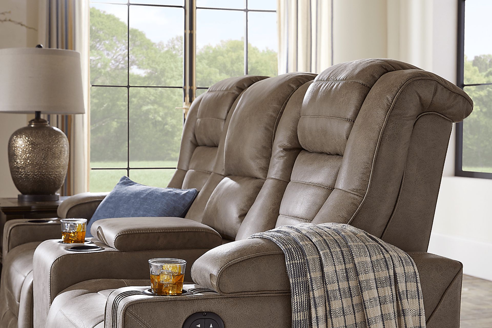 Chief Taupe 7 Pc Dual Power Reclining Living Room - Image 24