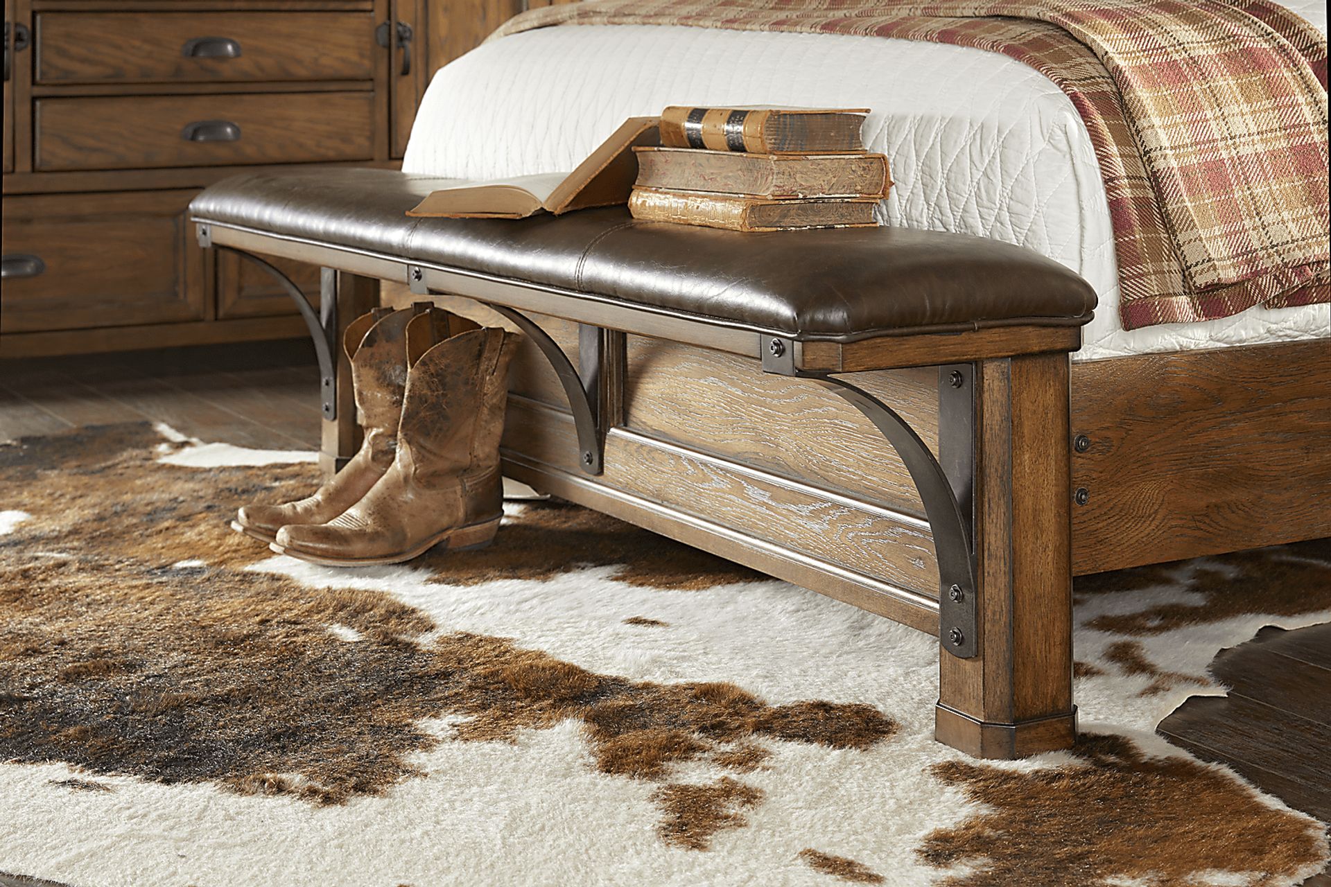 Eric Church Highway To Home Heartland Falls Brown 7 Pc Queen Panel Bedroom - Image 4