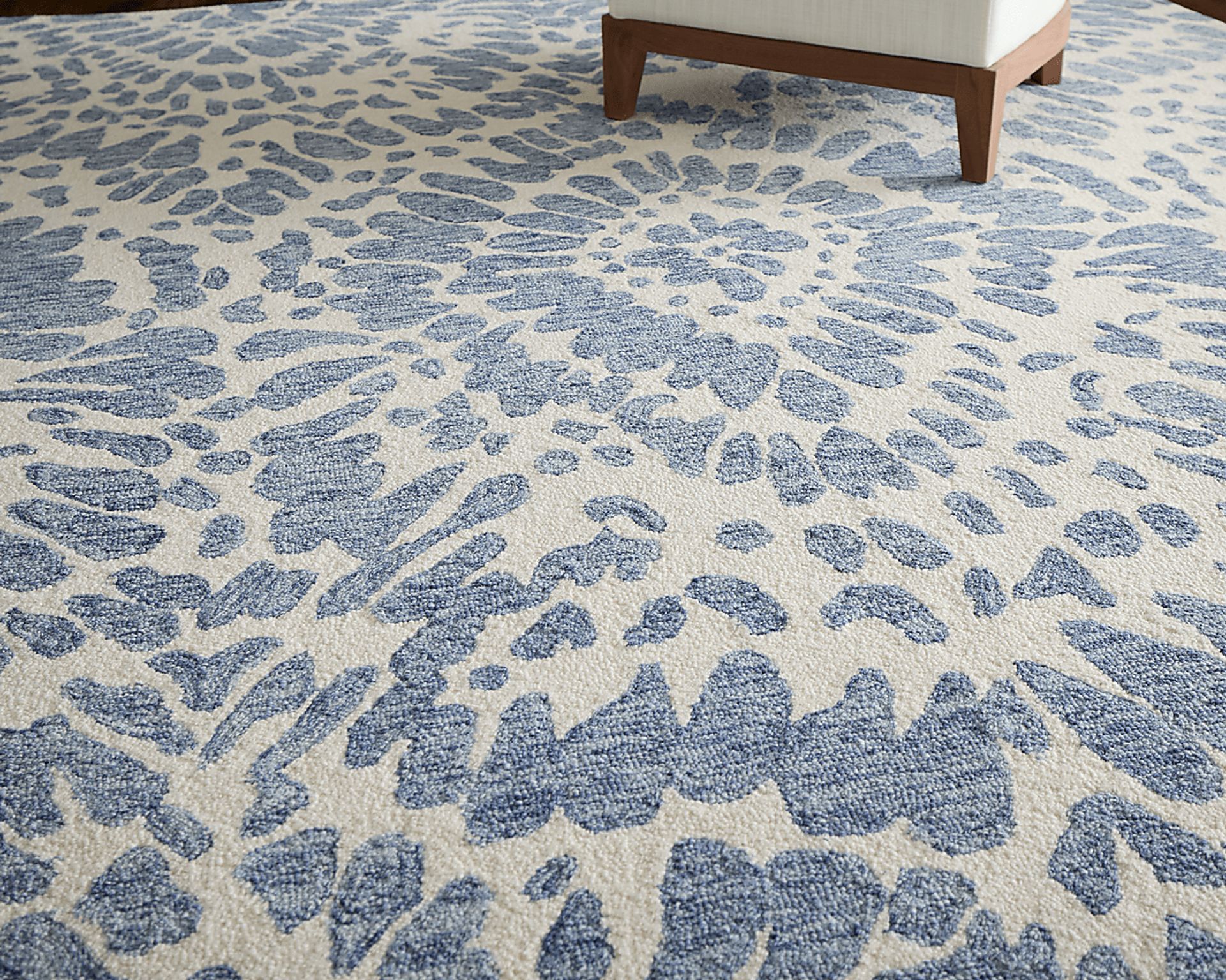 Erinne Blue 8' x 10' Rug - Image 4