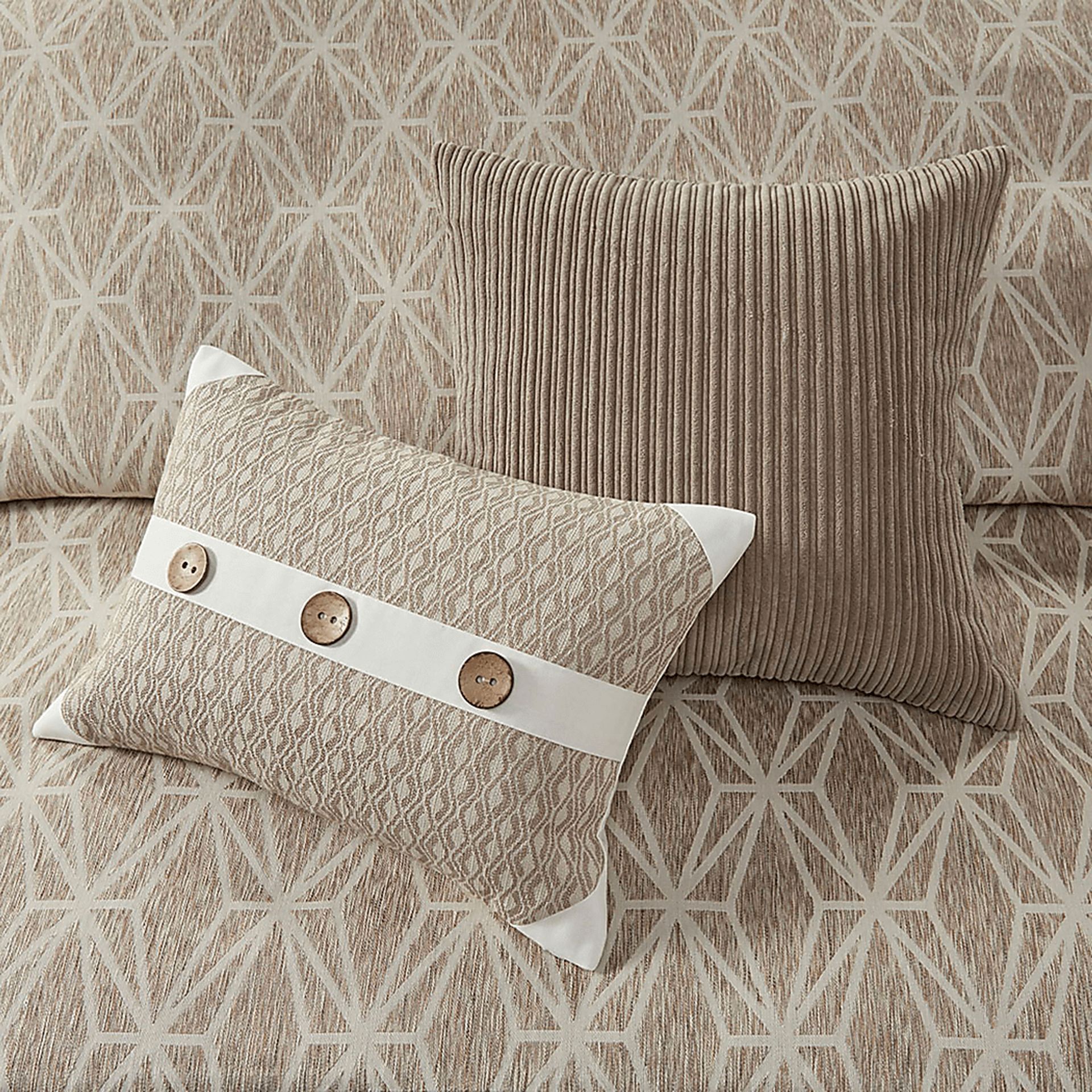 Erixa Beige Queen Comforter Set - Image 14