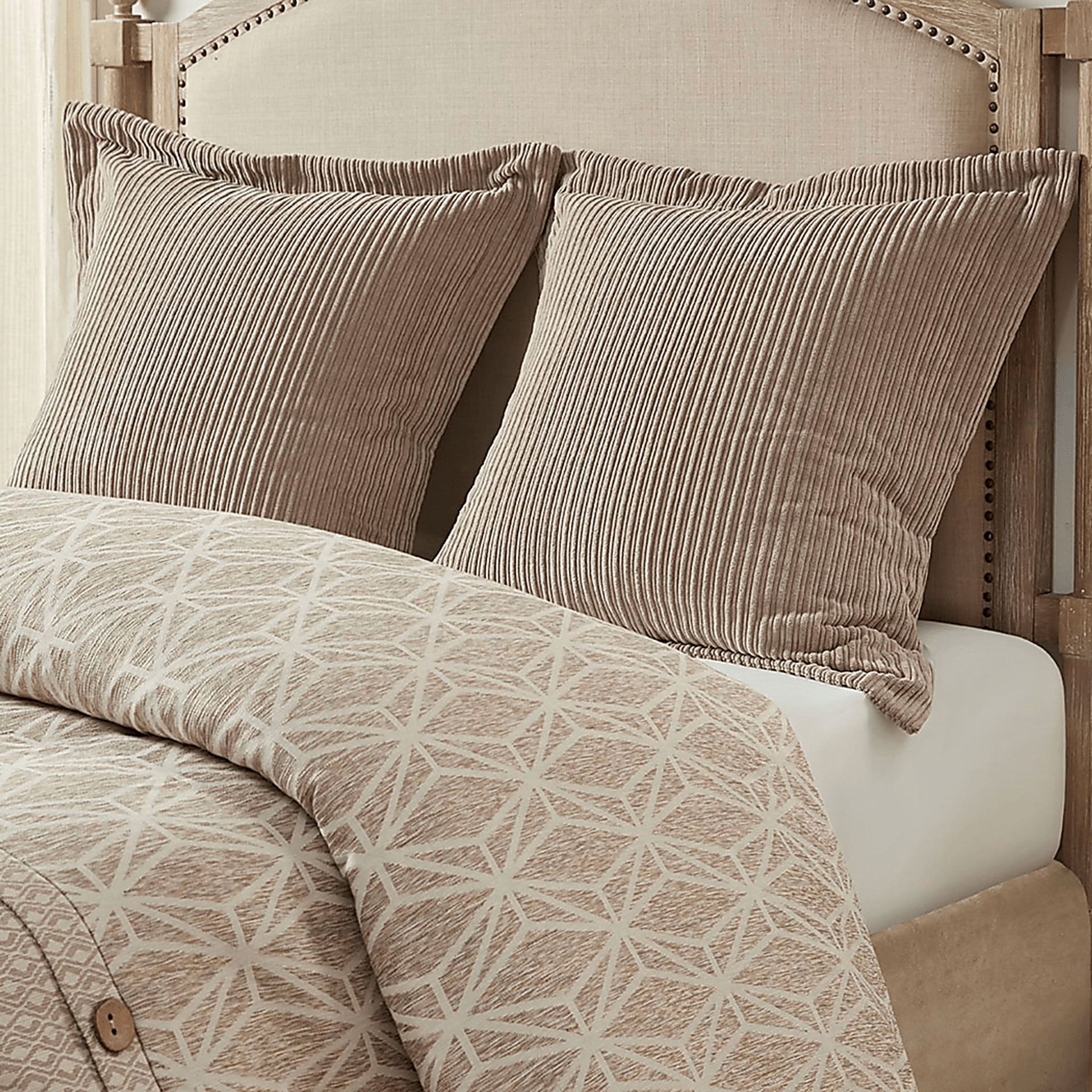 Erixa Beige Queen Comforter Set - Image 9