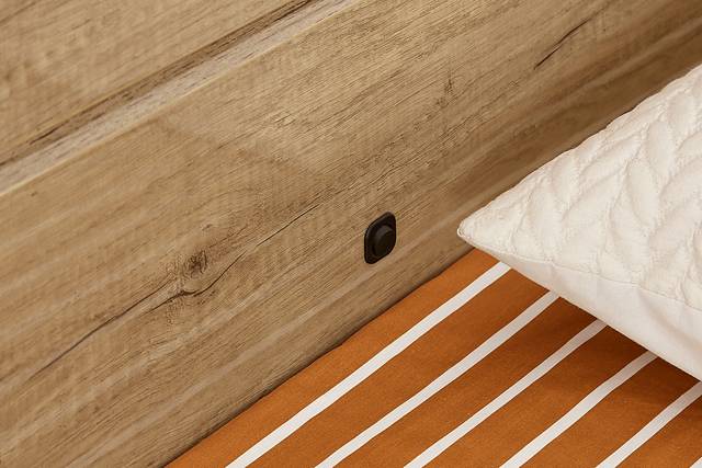 Esmedira Brown 3 Pc King Panel Bed - Thumbnail - Image 4